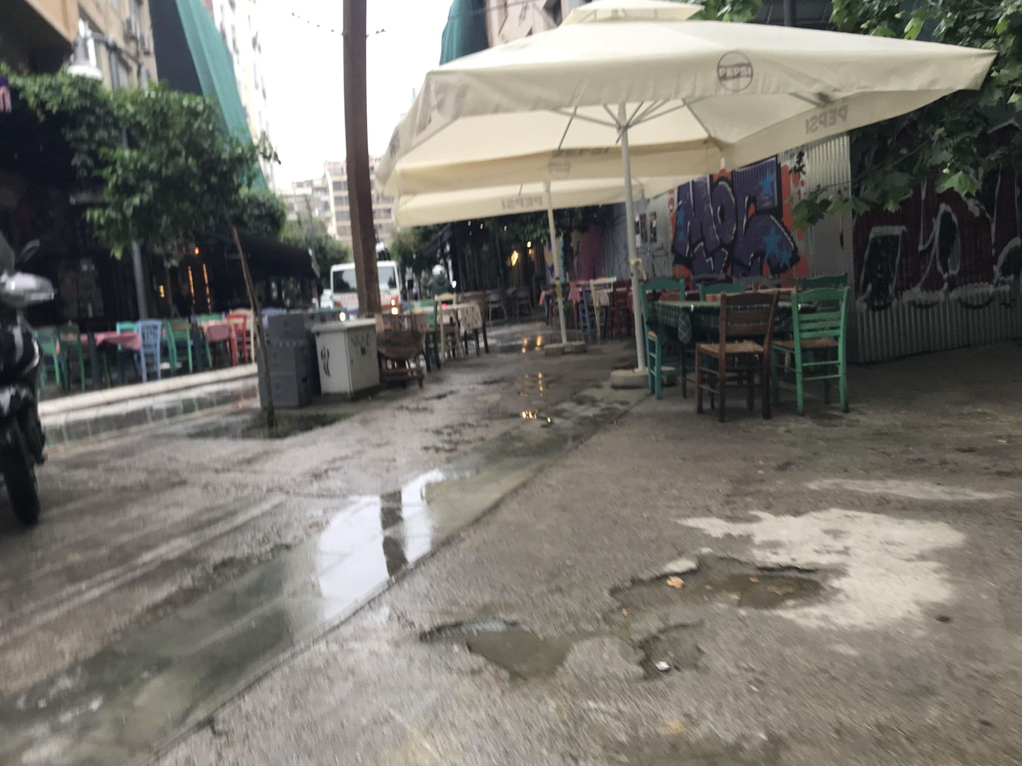 Street view near Bahar Hotel, Thessaloníki — © miguel_andrade (CC BY-SA · Mapillary)