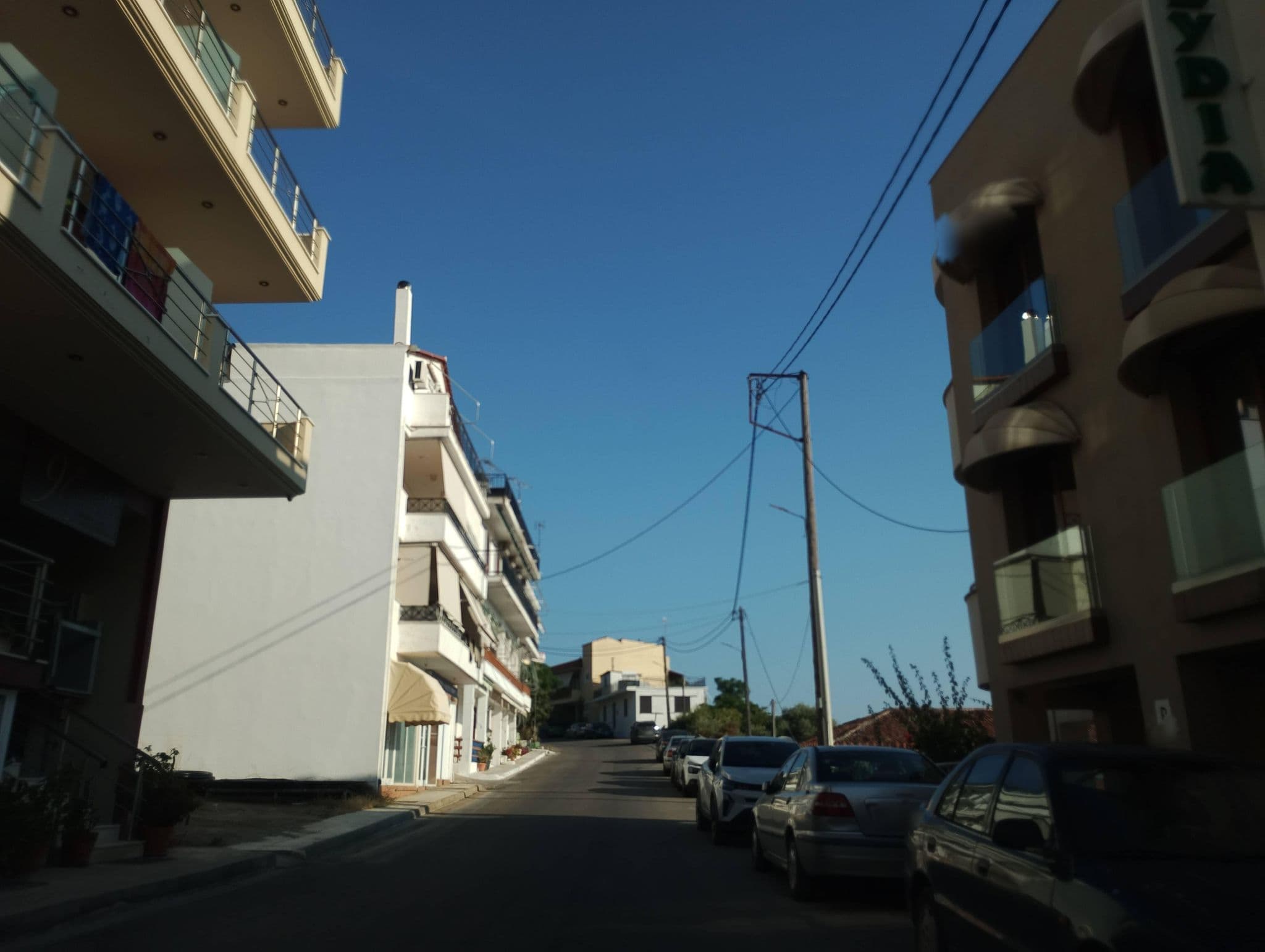 Street view near 9 Queens Spa Hotel, Loutrá Aidhipsoú — © George_210 (CC BY-SA · Mapillary)
