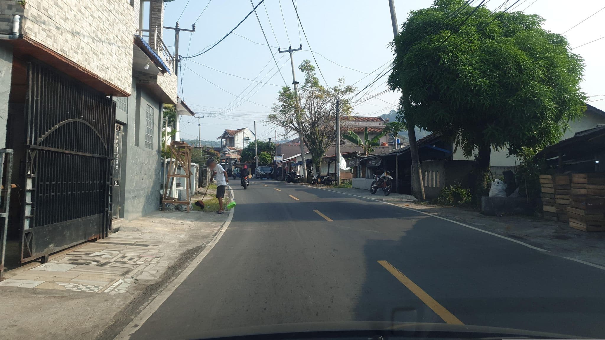 Street view near Sari Raos, Pelabuhanratu — © Kaart_Local (CC BY-SA · Mapillary)