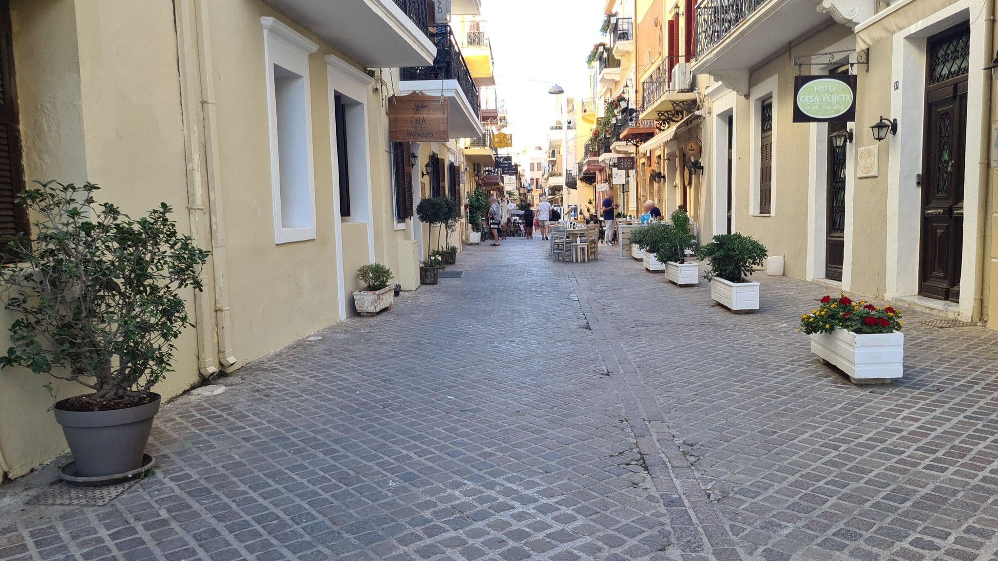 Street view near Elia Palazzo Hotel, Chaniá — © dsmm (CC BY-SA · Mapillary)
