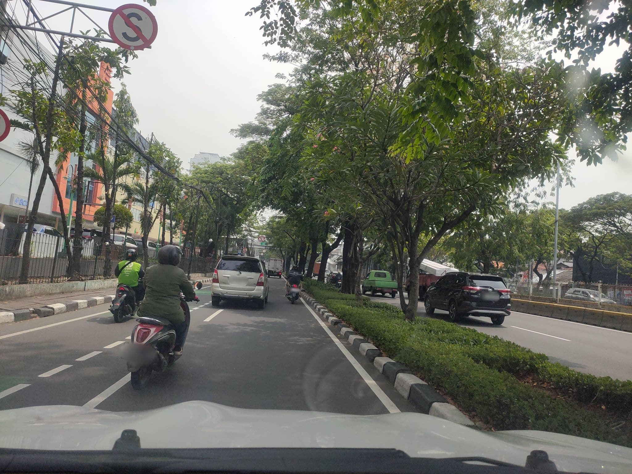 Street view near C One, Jakarta — © Kaart_Local (CC BY-SA · Mapillary)