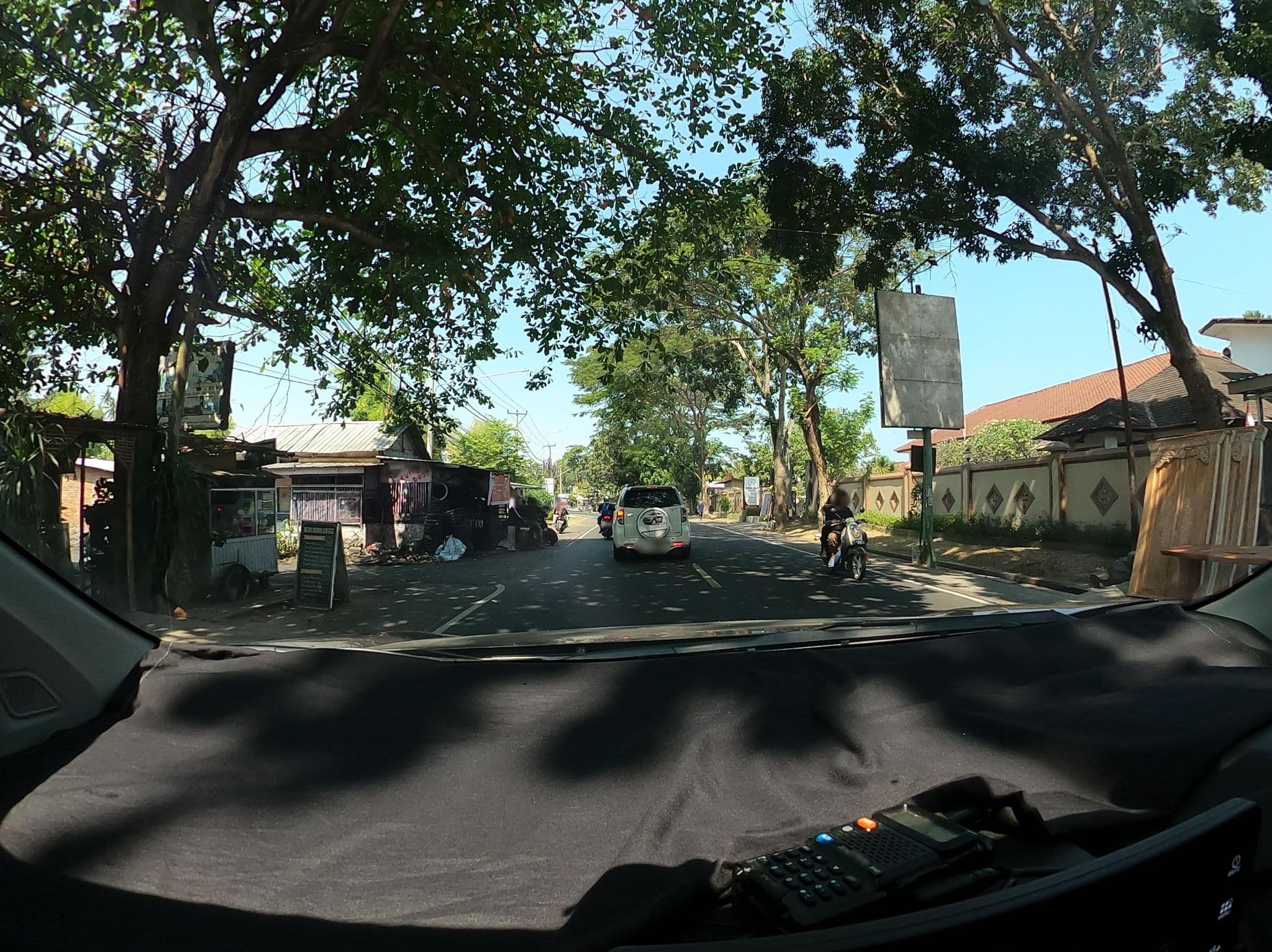Street view near Manna Beach Villas, Senggigi