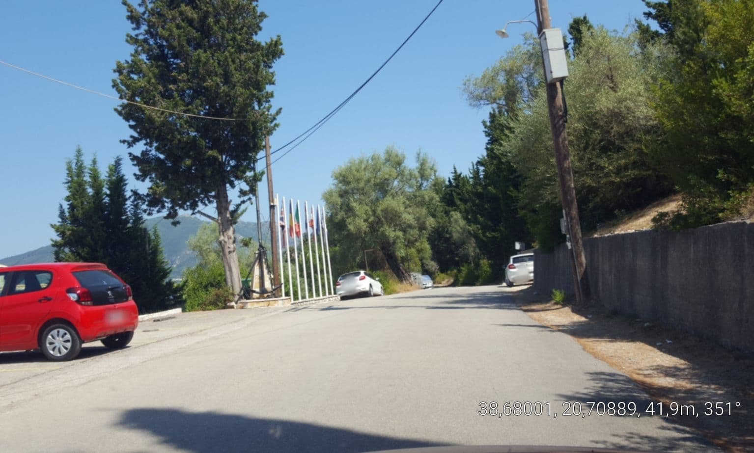 Street view near Cleopatra Beach Hotel, Nidhríon — © samsam7575 (CC BY-SA · Mapillary)