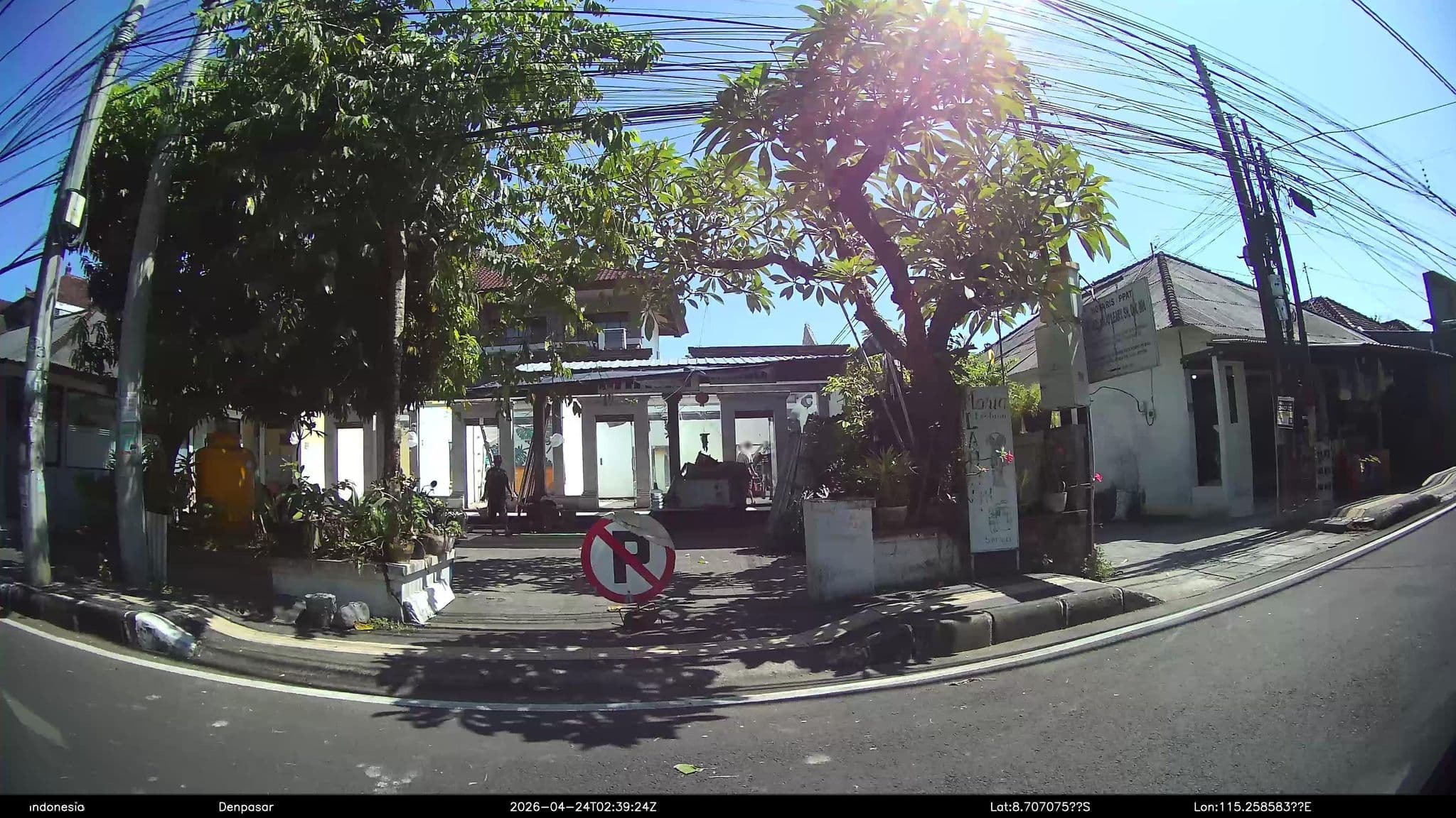 Street view near Ari Putri, Sanur — © Kaart---RIGHT (CC BY-SA · Mapillary)