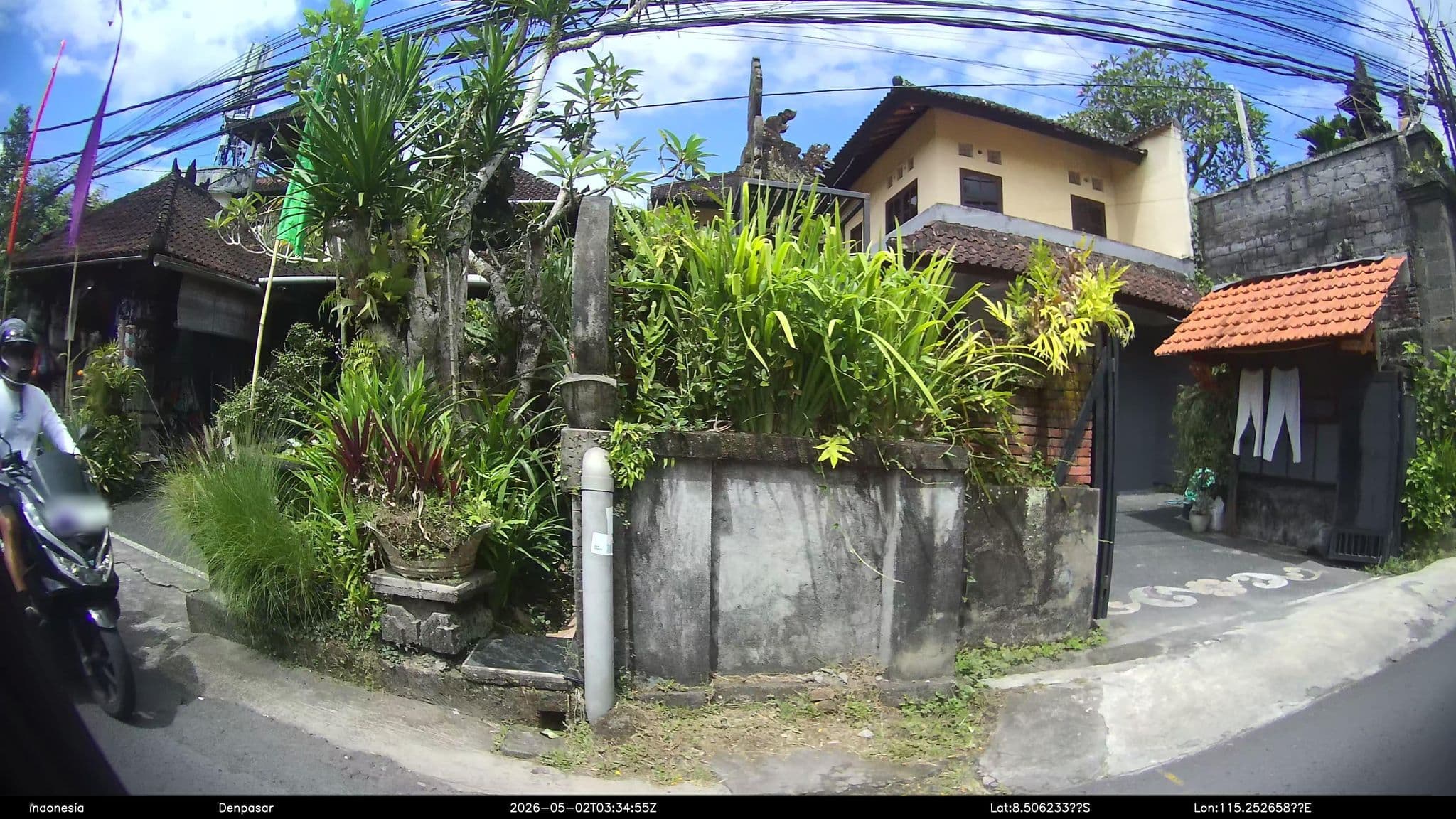Street view near The Sungu Resort, Ubud — © Kaart---RIGHT (CC BY-SA · Mapillary)