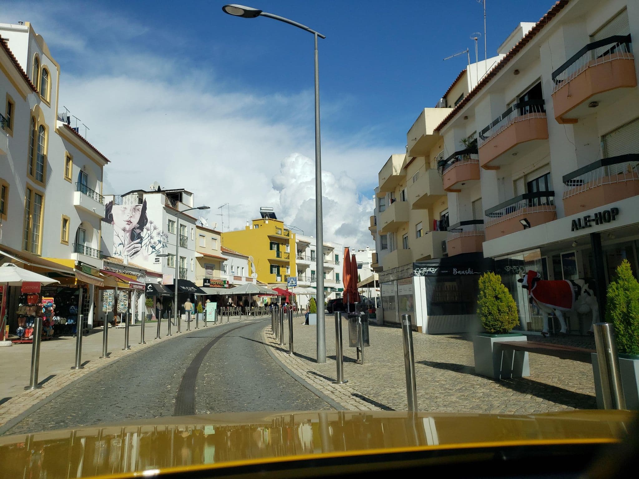 Street view near O Quintal Guesthouse, Carvoeiro — © mapfool (CC BY-SA · Mapillary)