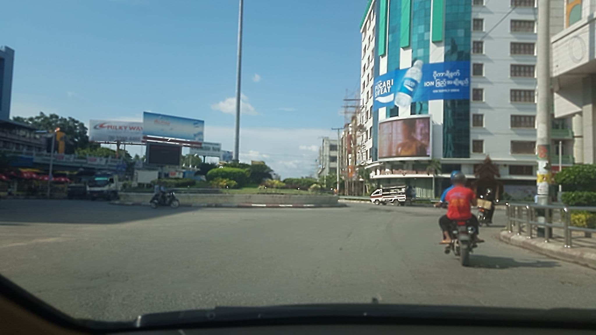 Street view near Pacific Hotel, Mandalay, Mandalay — © aungphone (CC BY-SA · Mapillary)