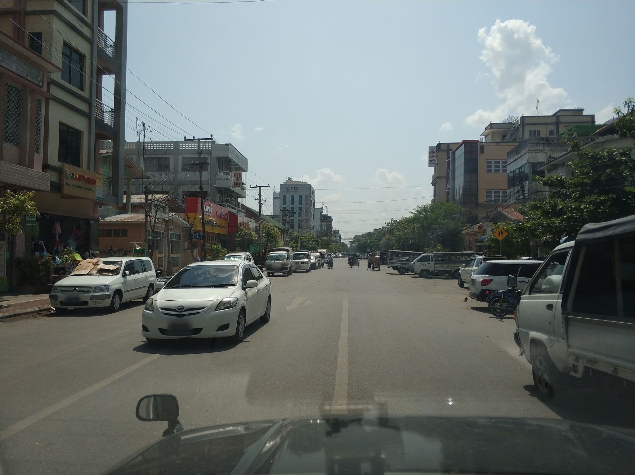Street view near Taw Win Myanmar Hotel, Mandalay — © mghla (CC BY-SA · Mapillary)