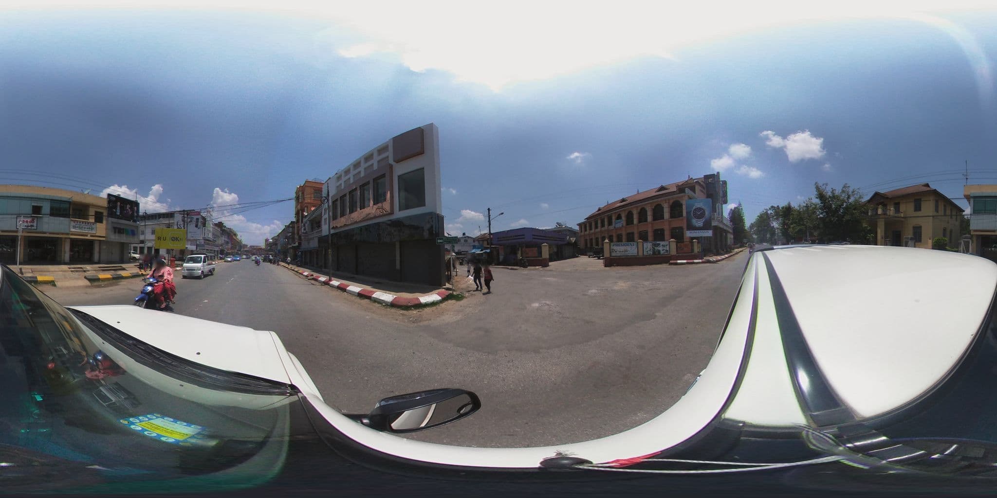 Street view near Shwe Htake Tan, Pyin Oo Lwin — © mghla (CC BY-SA · Mapillary)