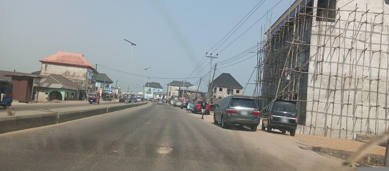 Street view near Christolin Guest House, Bayelsa State, Yenagoa — © UniqueMappers (CC BY-SA · Mapillary)
