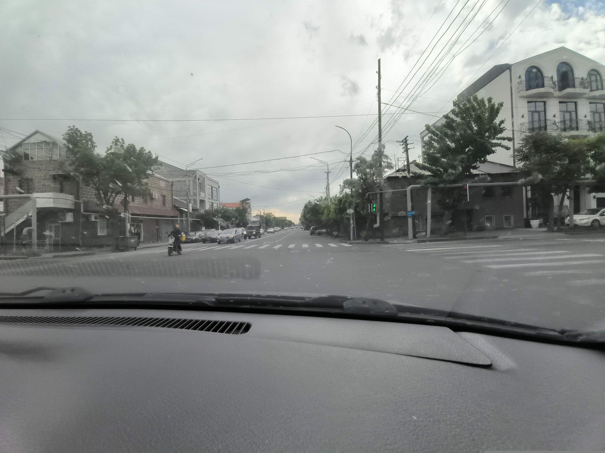 Street view near Emmanuel Hotel, Yerevan — © GregoryM108 (CC BY-SA · Mapillary)