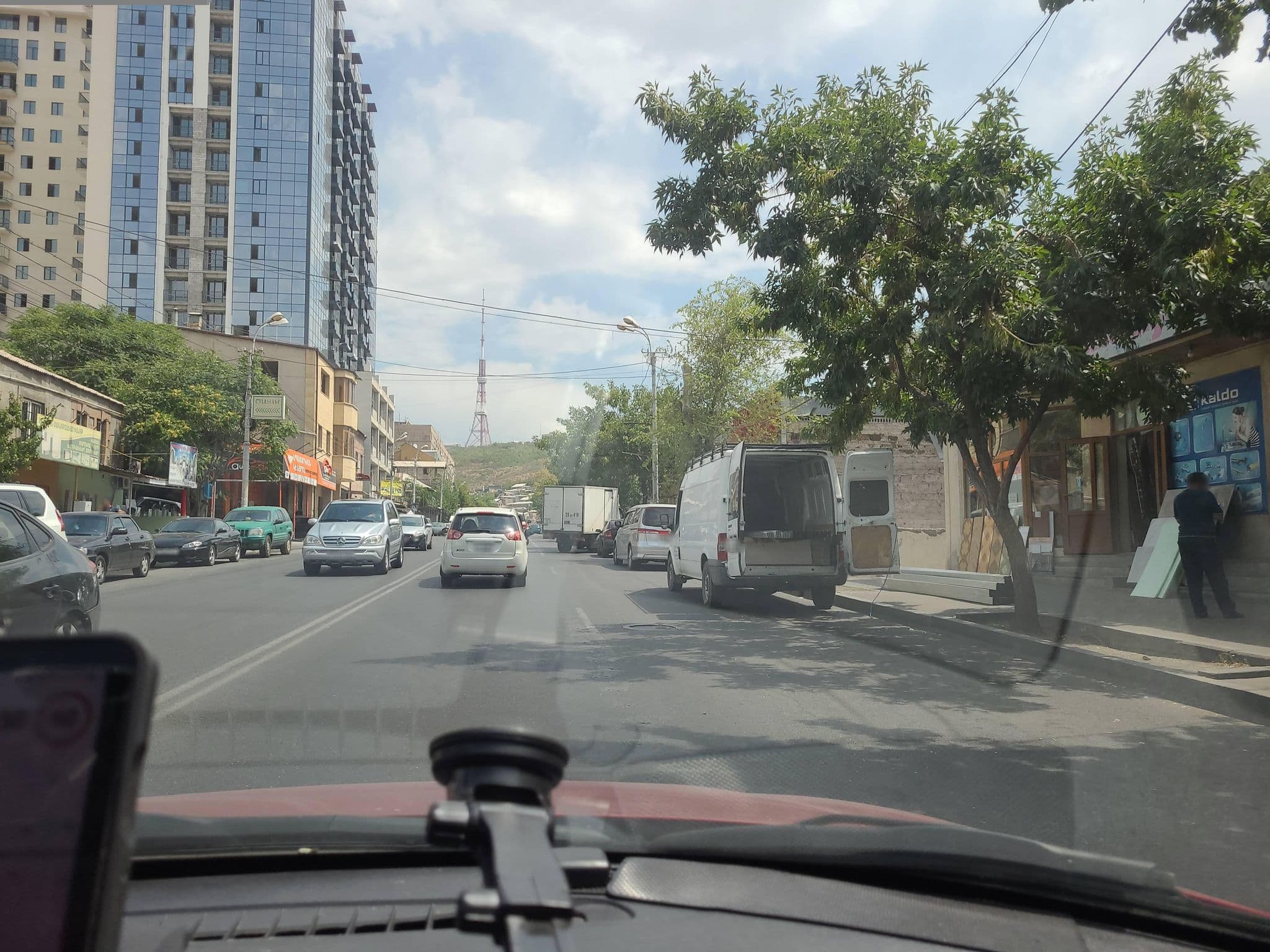 Street view near Elross Hotel, Yerevan — © noktoborus (CC BY-SA · Mapillary)