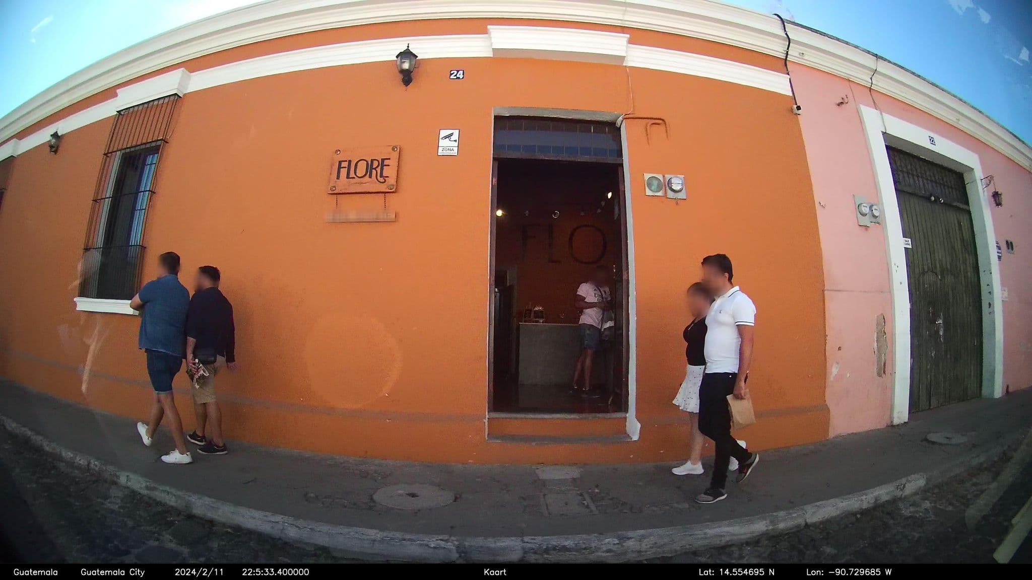 Street view near Flore Boutique Hostel, Antigua Guatemala — © kaart_2 (CC BY-SA · Mapillary)