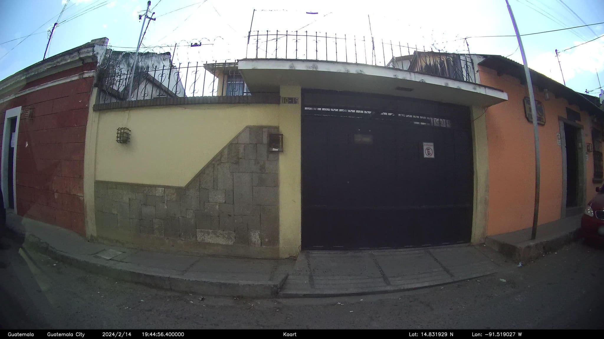 Street view near Hotel del Ferrocarrill, Quetzaltenango — © kaart_2 (CC BY-SA · Mapillary)