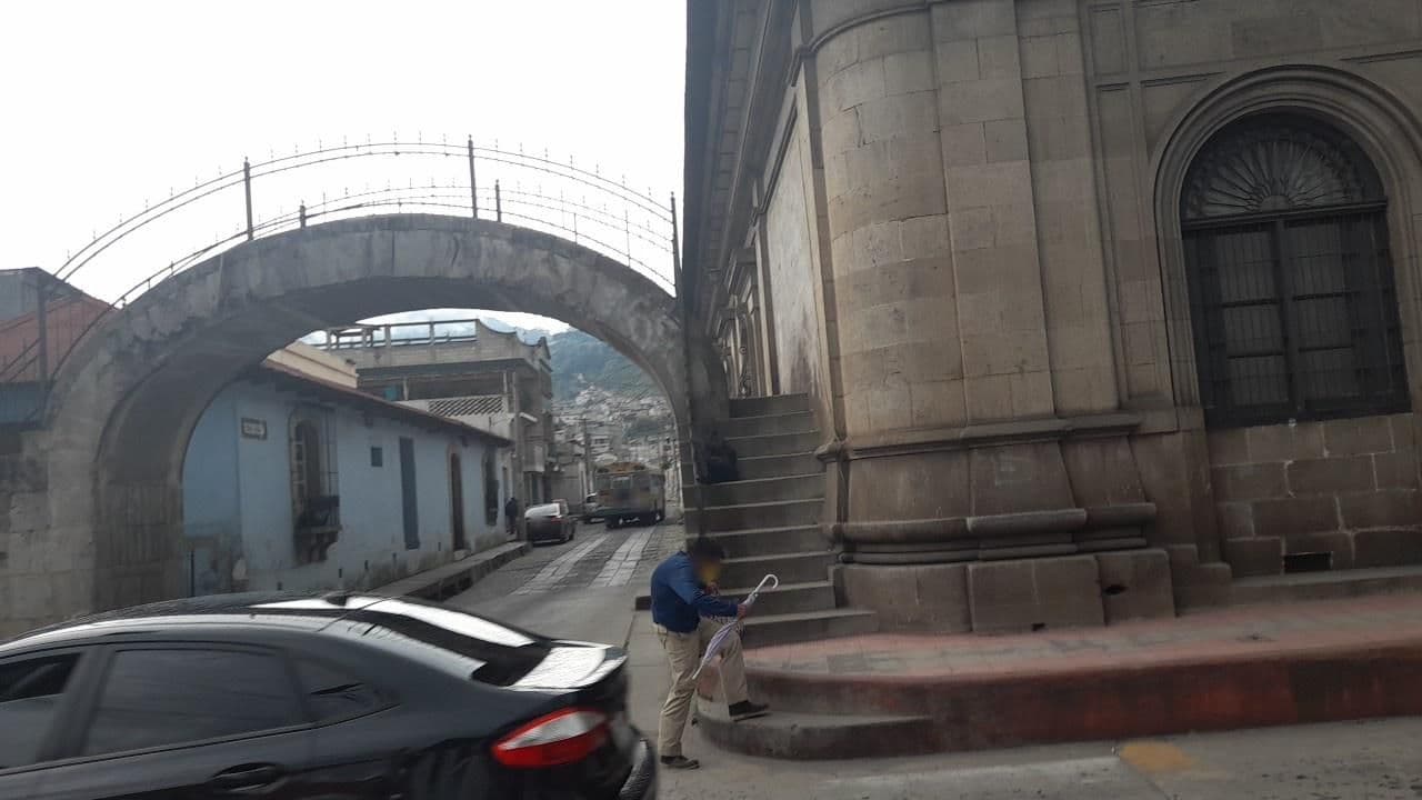 Street view near Hotel Residencia del Puente, Quetzaltenango — © LuciaG (CC BY-SA · Mapillary)