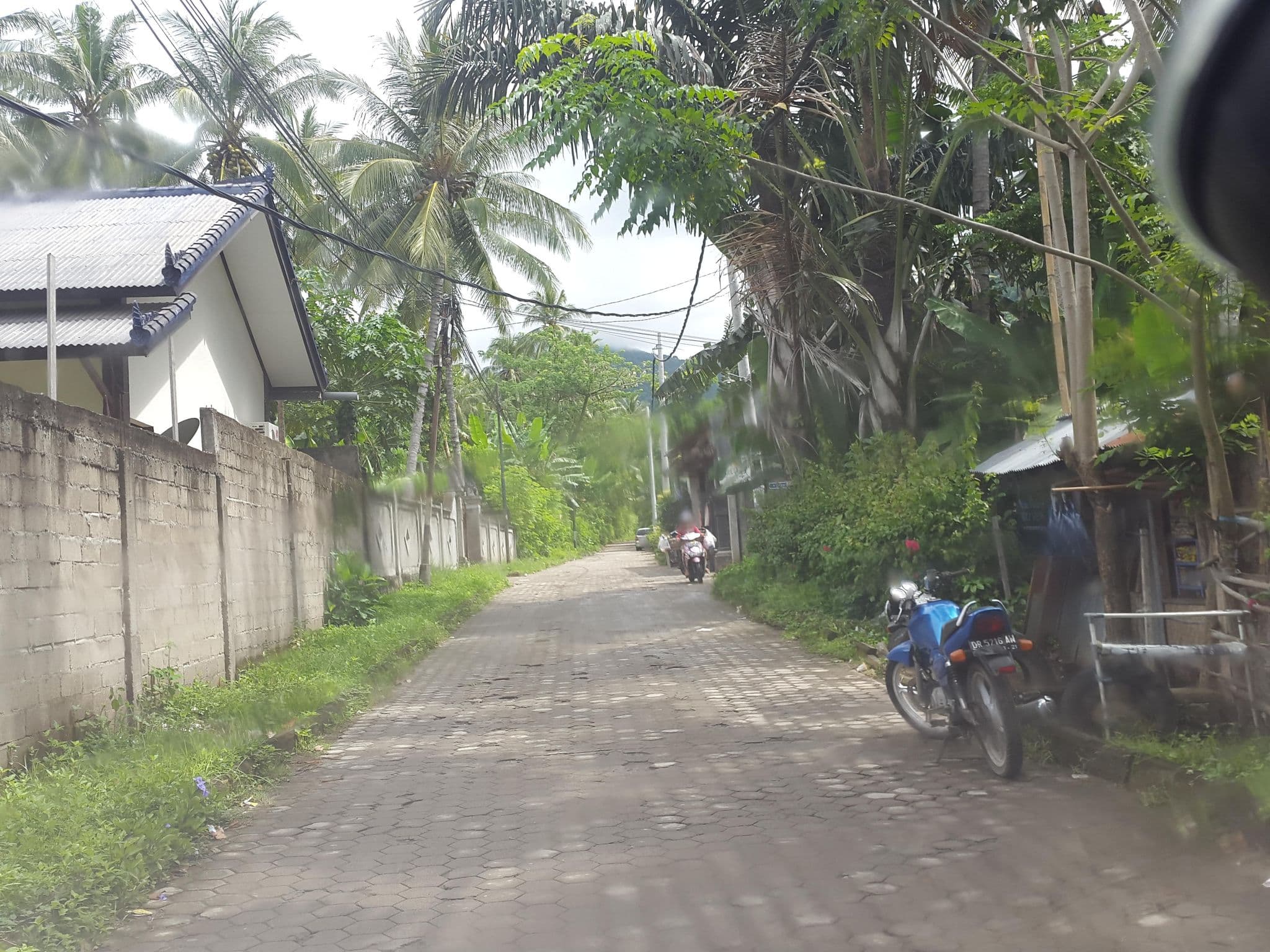 Street view near kos-kosan puri batu bolong, Senggigi