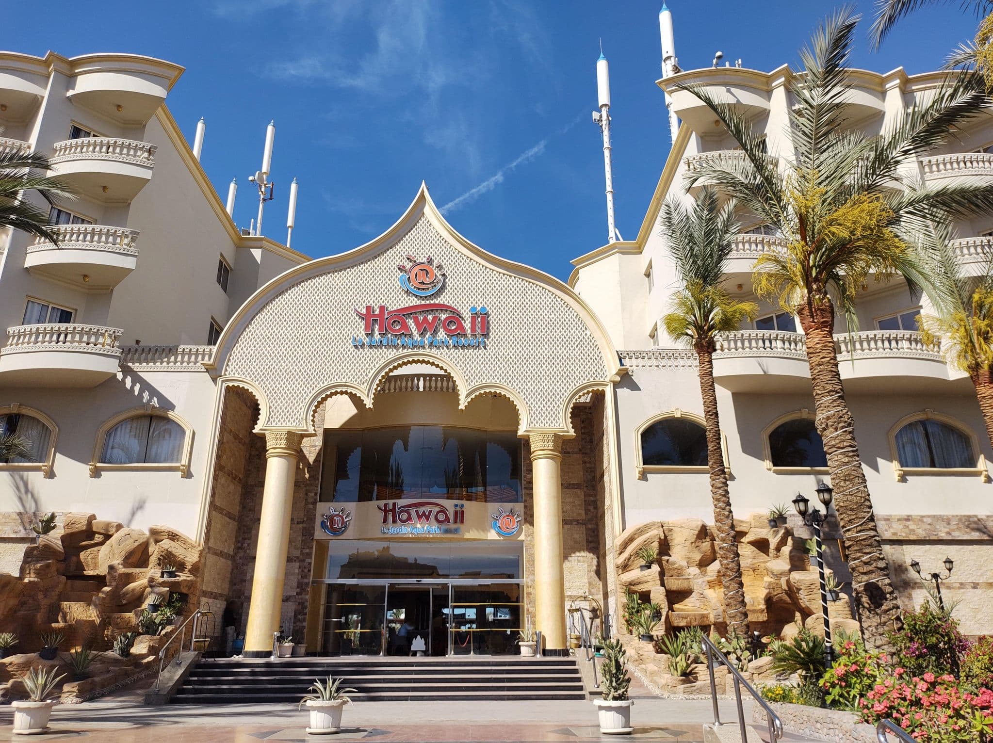 Street view near SUNRISE Azalea Aqua Park Resort, Hurghada — © thetornado76 (CC BY-SA · Mapillary)