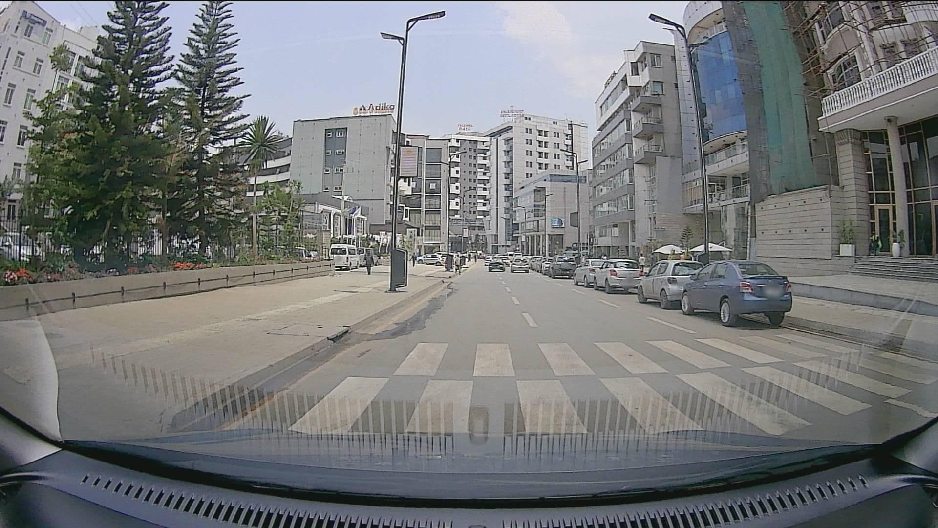Street view near Kaleb Hotel | Bole Medhanialem | ካሌብ ሆቴል | ቦሌ መድሃኒአለም, Addis Ababa — © amtxi (CC BY-SA · Mapillary)