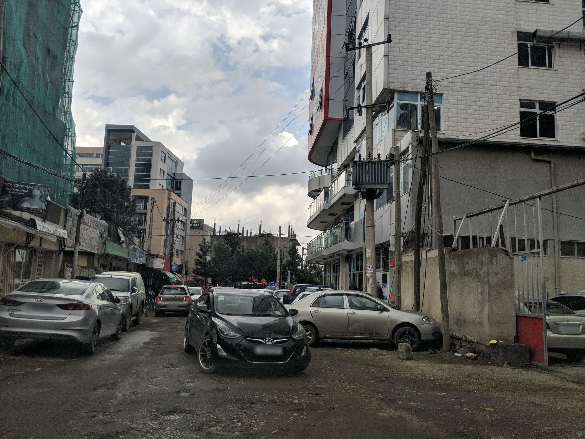 Street view near Helzer Tower | Bole | ሄልዘር ታወር | ቦሌ |, Addis Ababa — © addismap_alex (CC BY-SA · Mapillary)
