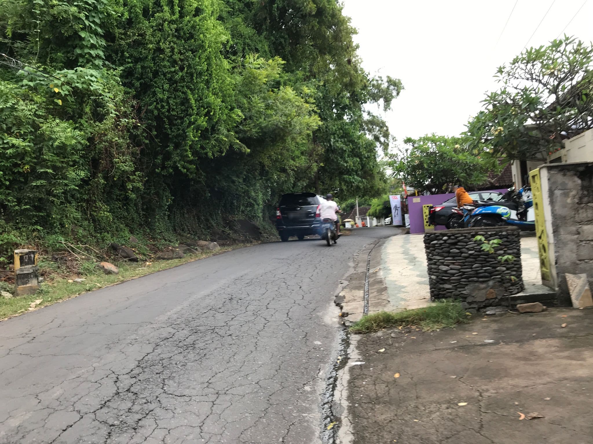 Street view near Casa De Amed, Amlapura — © alekseyrm (CC BY-SA · Mapillary)