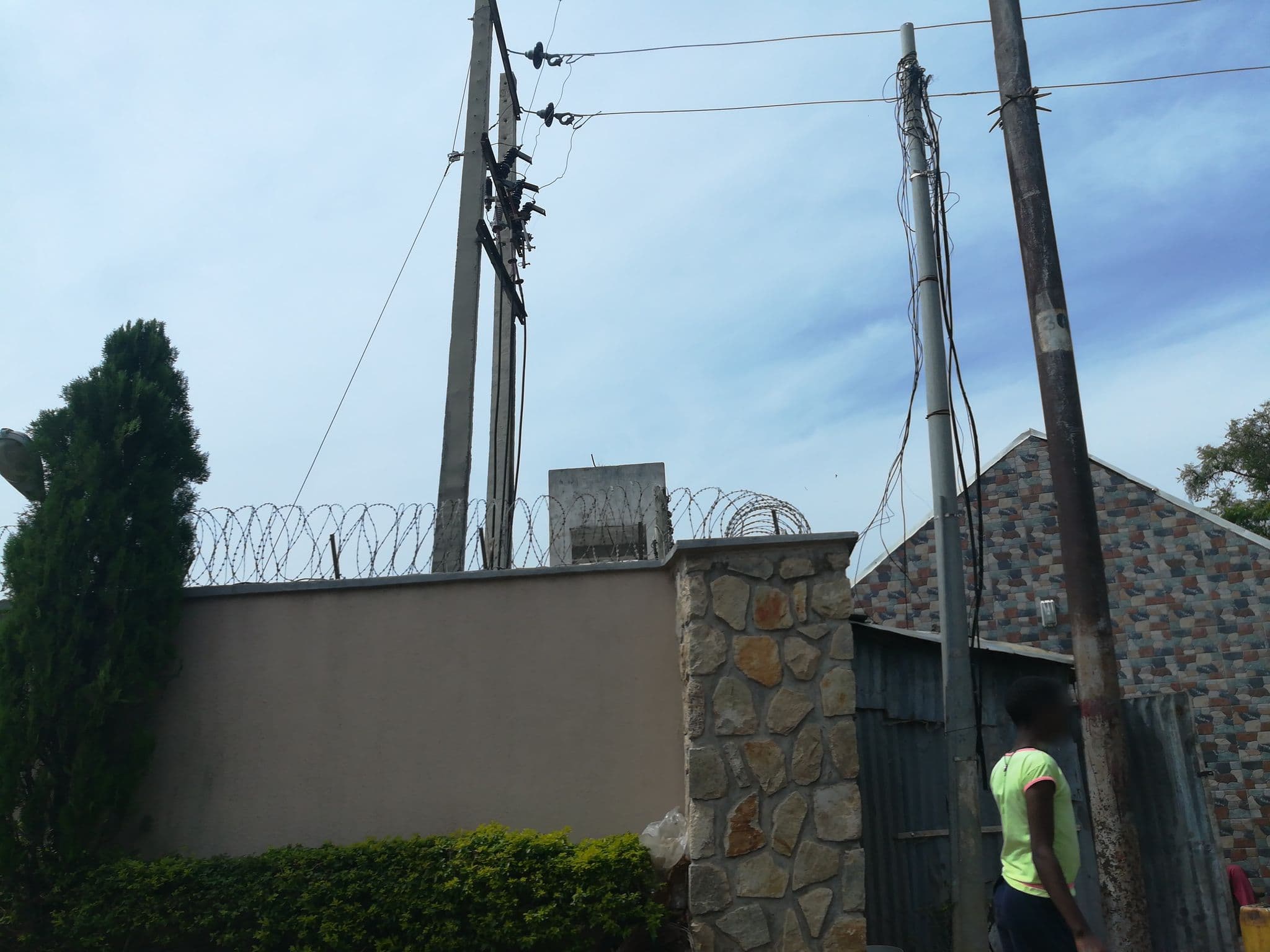 Street view near Franzy Suits, Jos — © ralebipim (CC BY-SA · Mapillary)