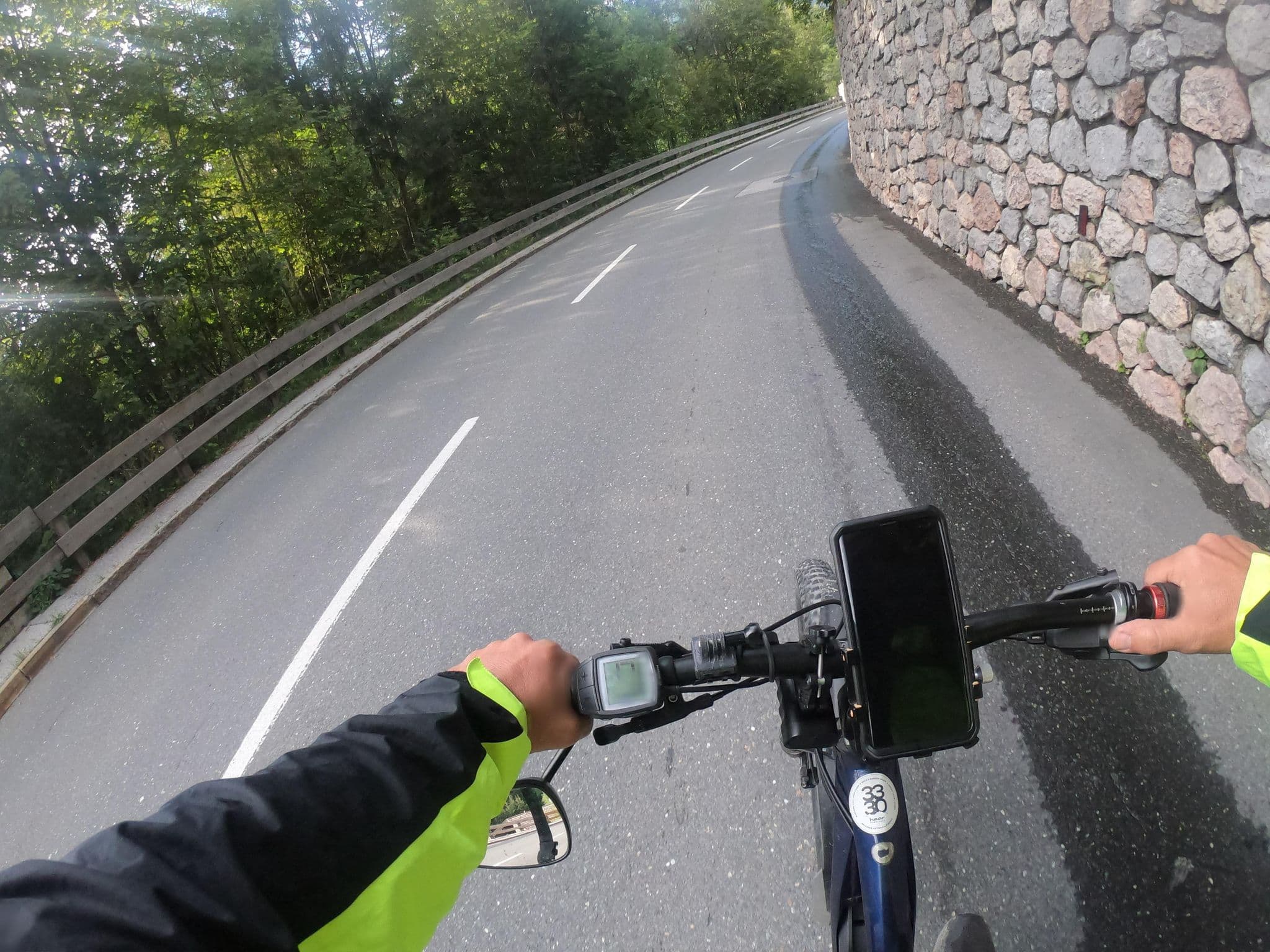 Street view near Haus Tyrol, Alpbach — © vinisa (CC BY-SA · Mapillary)