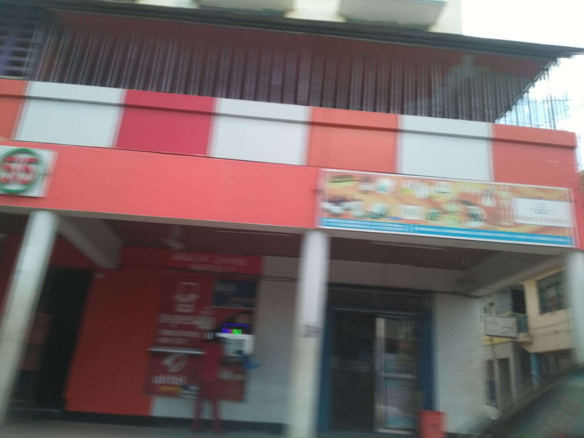Street view near Hotel Deluxe, Mwanza — © ralebipim (CC BY-SA · Mapillary)