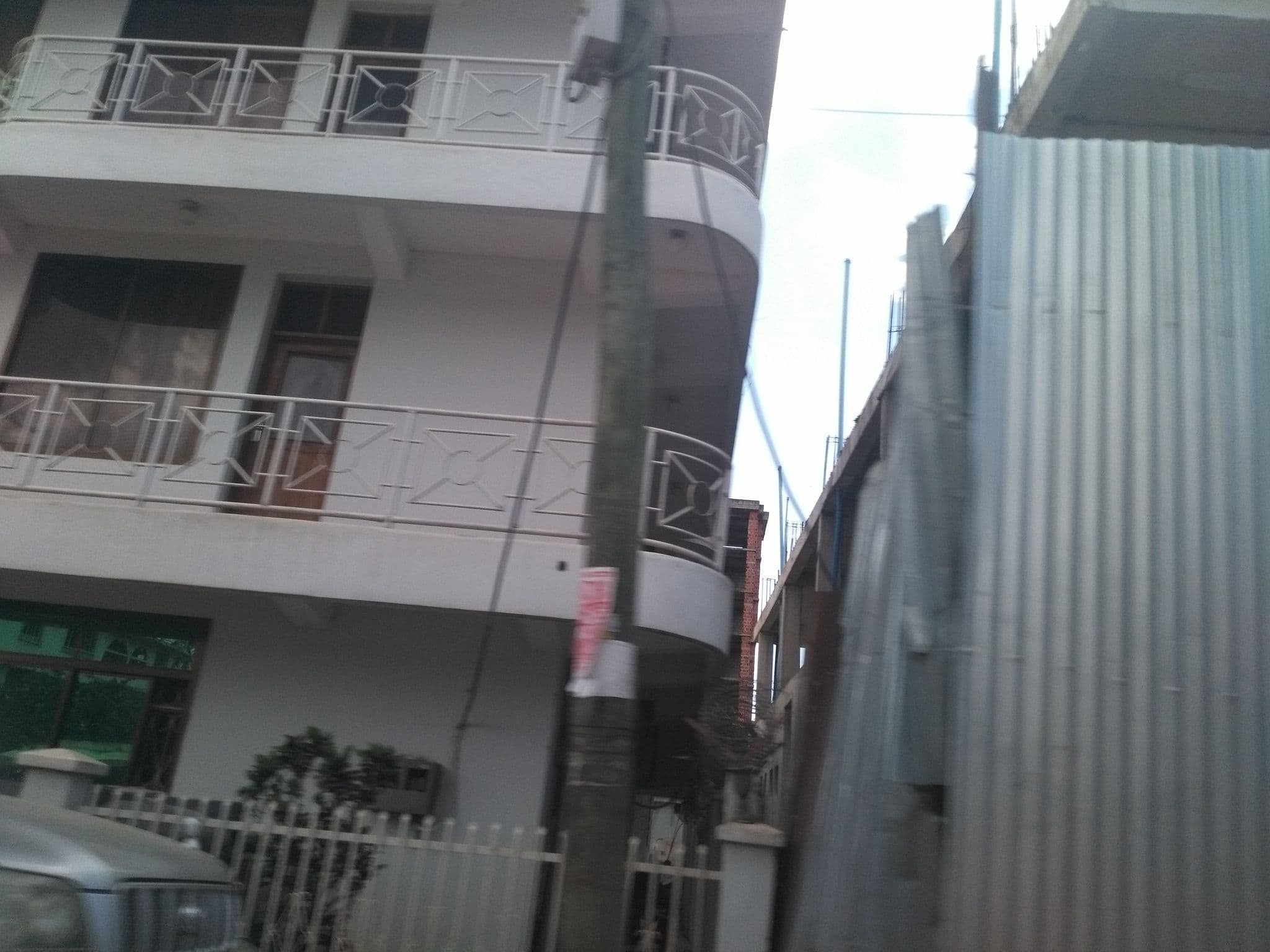 Street view near Wande Hotel, Mwanza — © ralebipim (CC BY-SA · Mapillary)