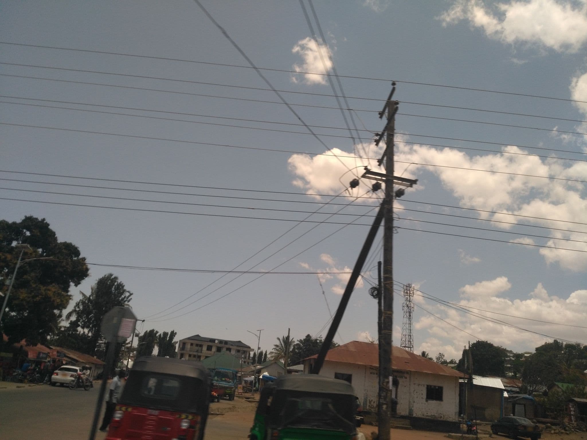 Street view near Vanilla lodge mwanza, Mwanza — © ralebipim (CC BY-SA · Mapillary)