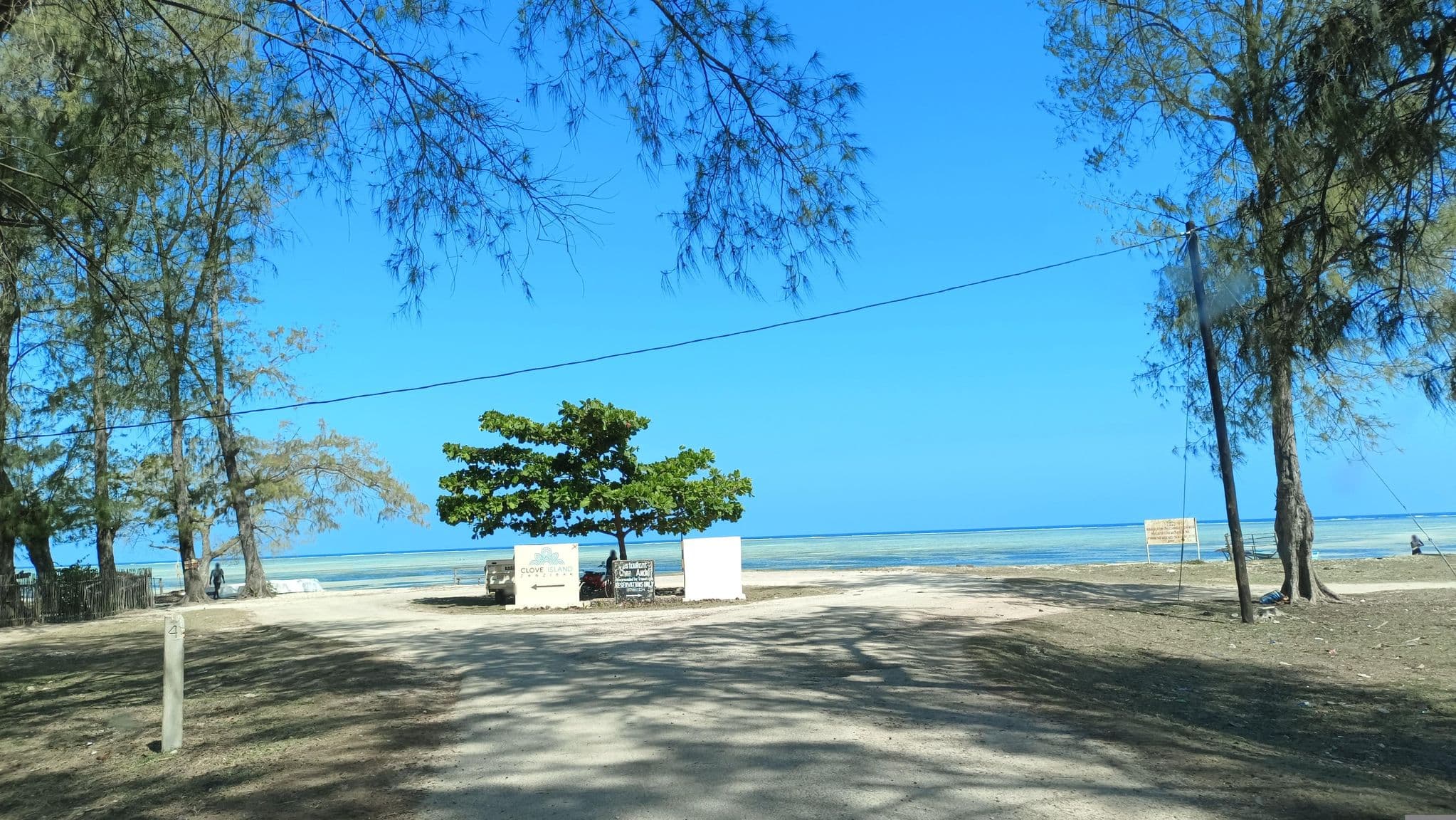 Street view near Caaa Hostel, Nganane — © johnp (CC BY-SA · Mapillary)