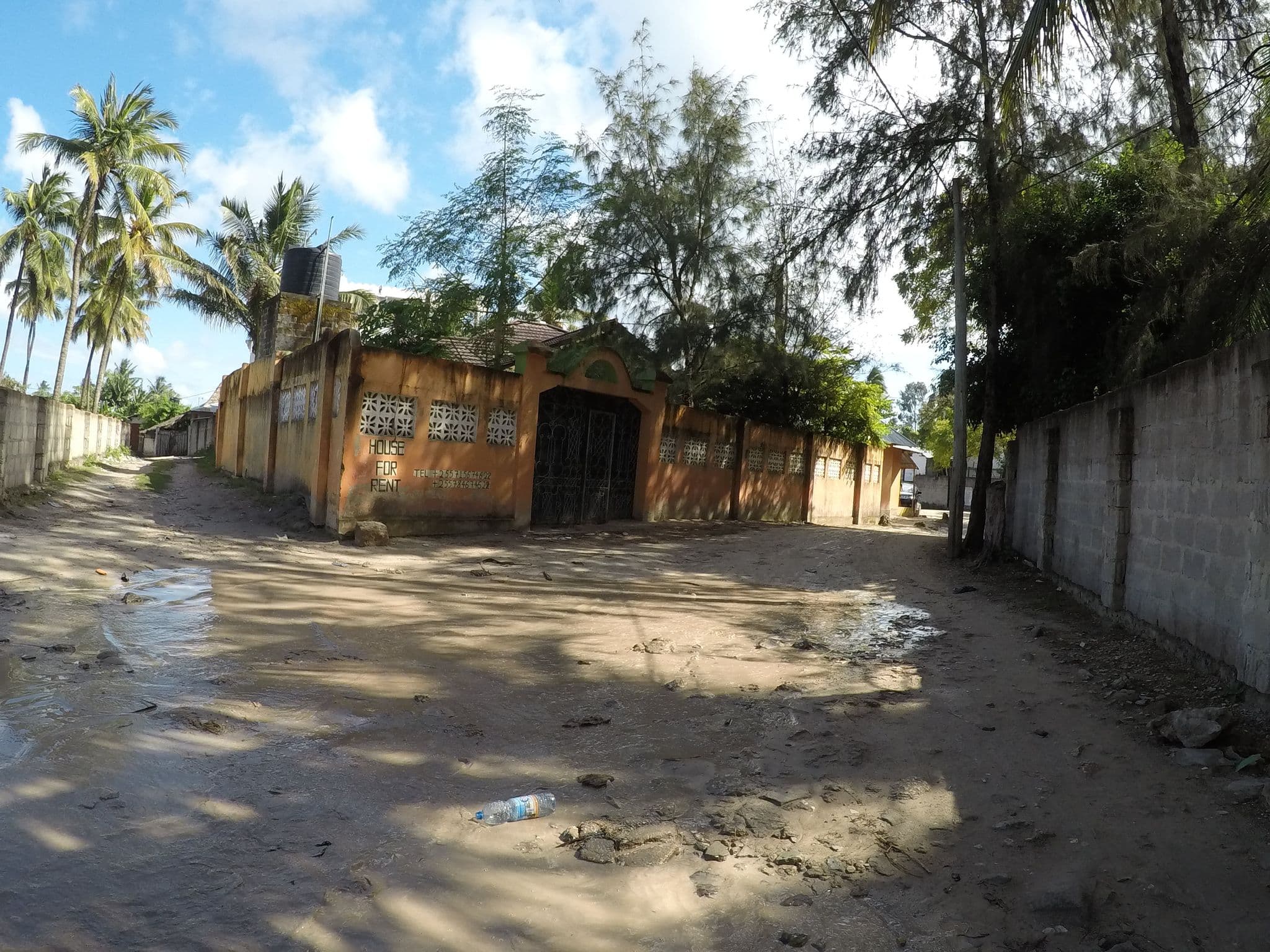 Street view near African Bungalows, Nungwi — © eneerhut (CC BY-SA · Mapillary)