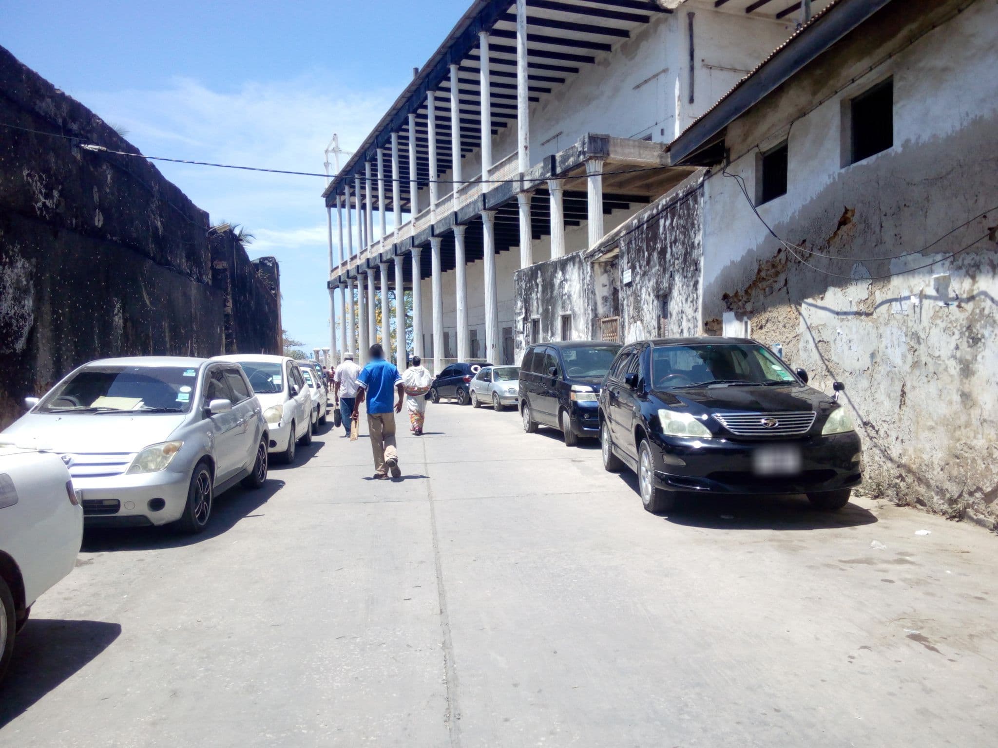 Street view near Vivi Cafe B&B, Zanzibar — © khastylez (CC BY-SA · Mapillary)