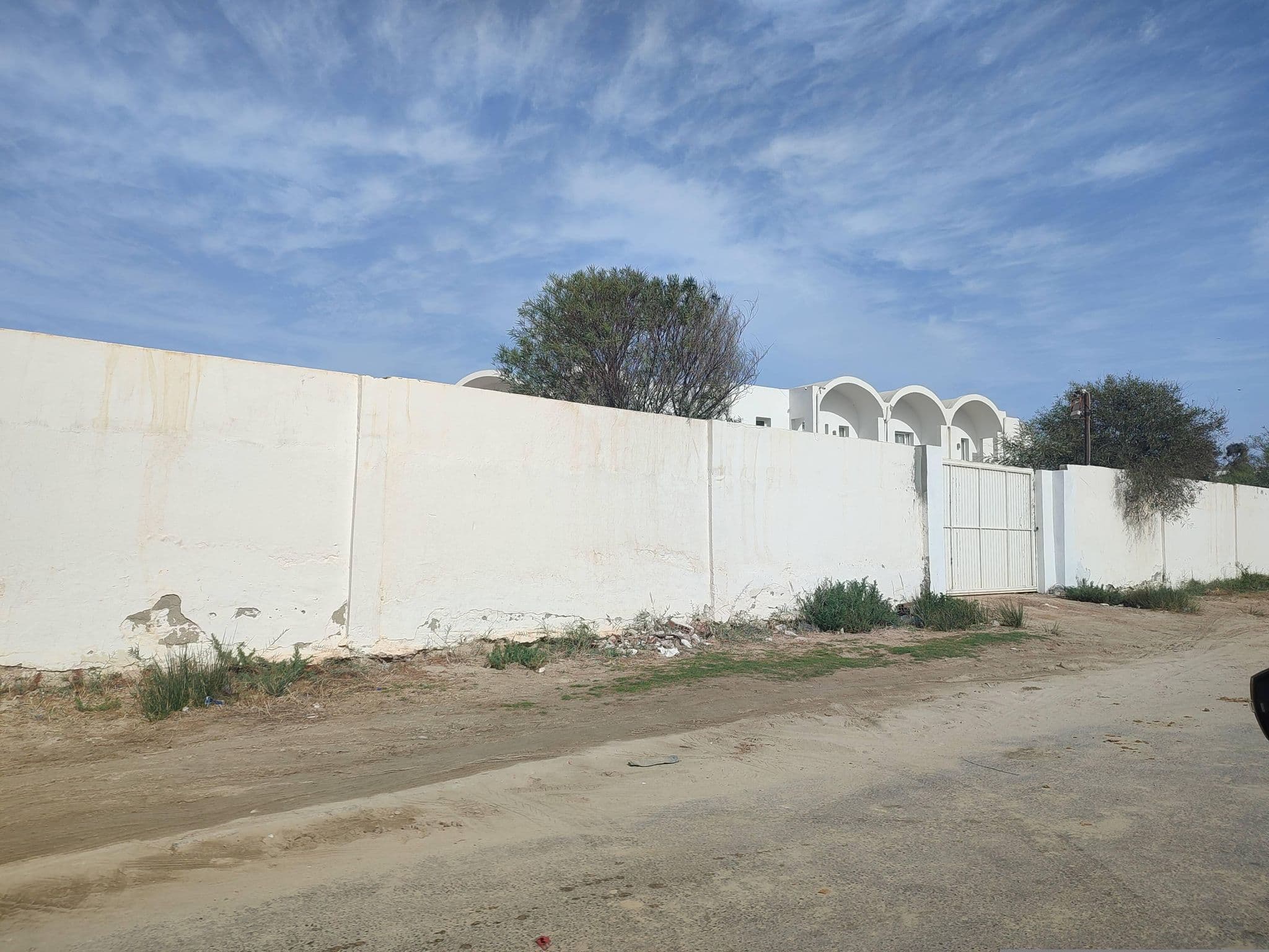 Street view near Checkin hotel, El Mgarsa — © YahmadiMed (CC BY-SA · Mapillary)