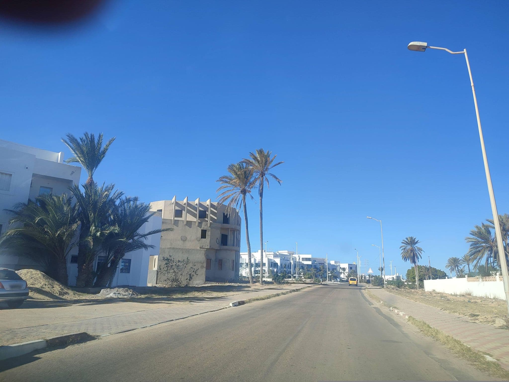 Street view near CoZi Coliving & Hostel, El Mgarsa — © YahmadiMed (CC BY-SA · Mapillary)