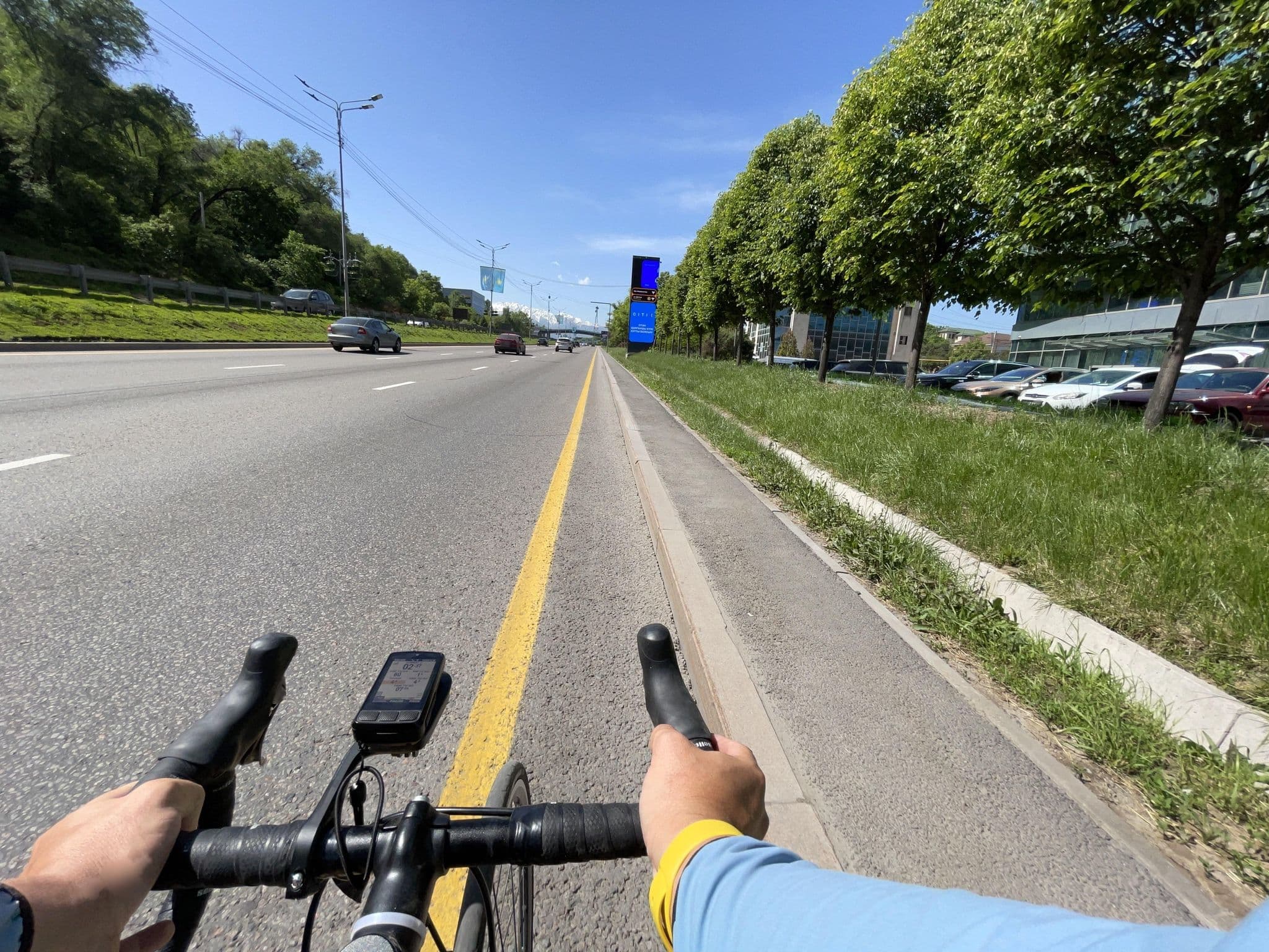 Street view near ZUMMA Hotel Almaty, Almaty — © ruslan_fat (CC BY-SA · Mapillary)