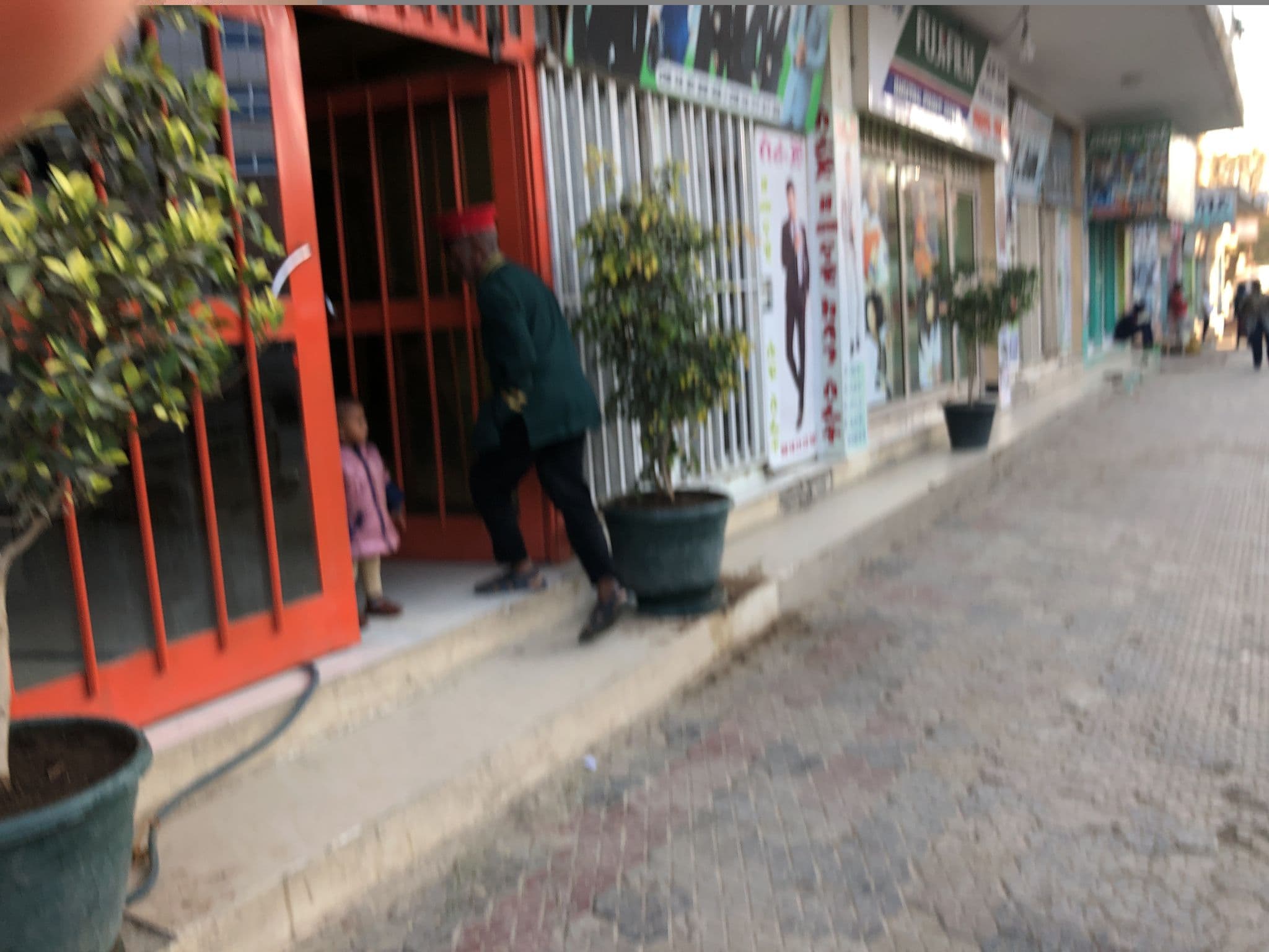 Street view near Whitney Hotel Mekele, Mek'ele — © mtnbiker (CC BY-SA · Mapillary)