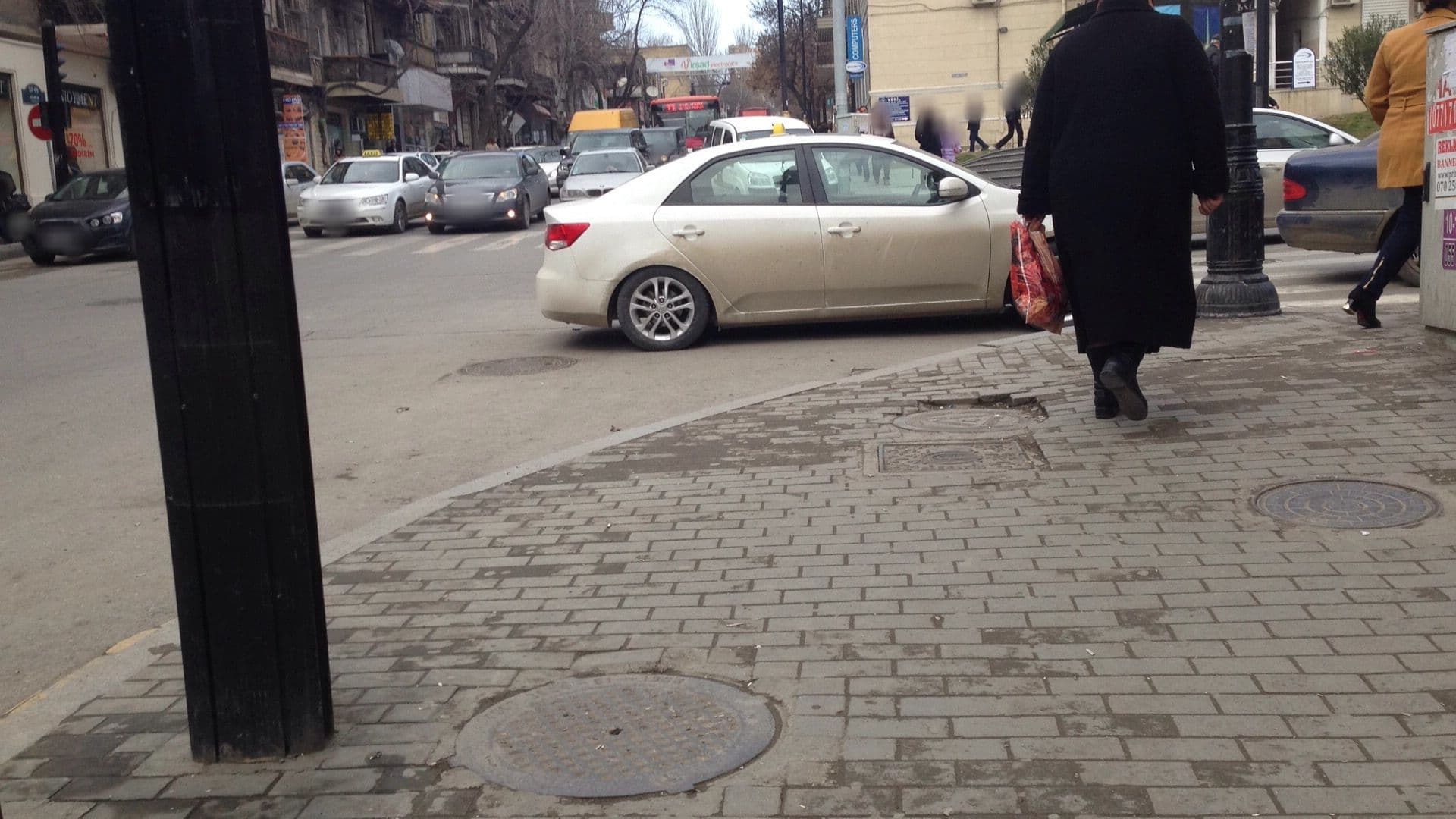 Street view near Hostello Hostel, Baku — © geomapper69 (CC BY-SA · Mapillary)