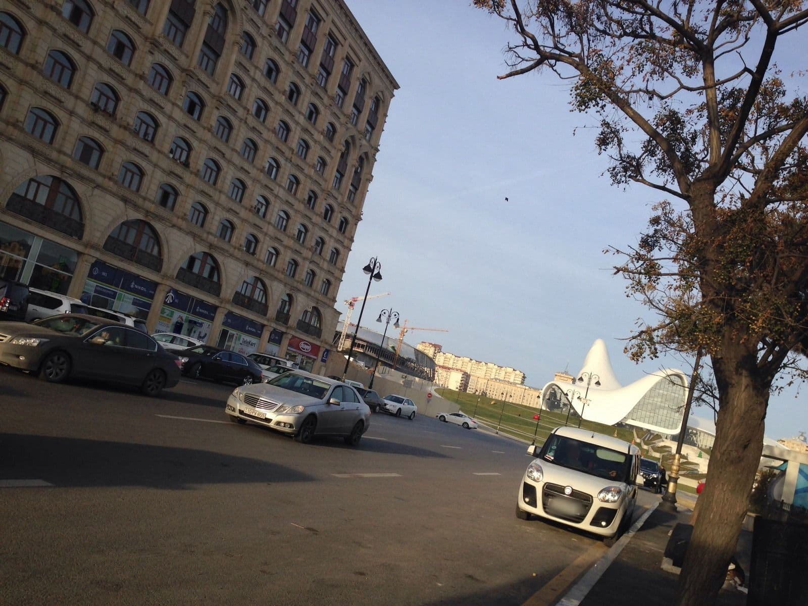 Street view near The Central Point Baku, Baku — © geomapper69 (CC BY-SA · Mapillary)