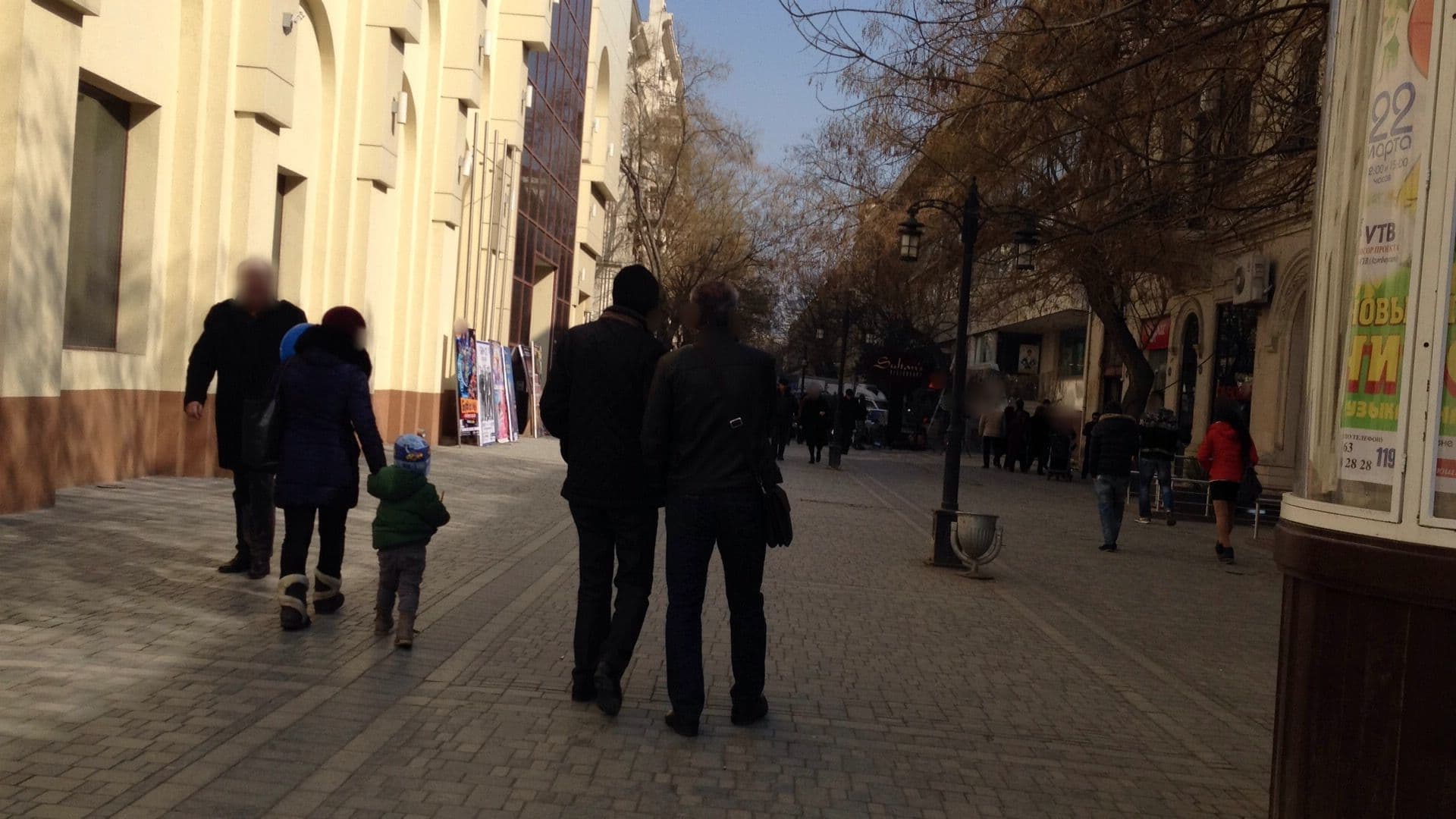 Street view near QA Hostel, Baku — © geomapper69 (CC BY-SA · Mapillary)