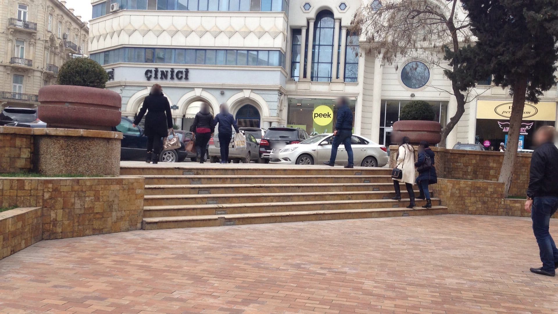 Street view near Baku Center inn, Baku — © geomapper69 (CC BY-SA · Mapillary)