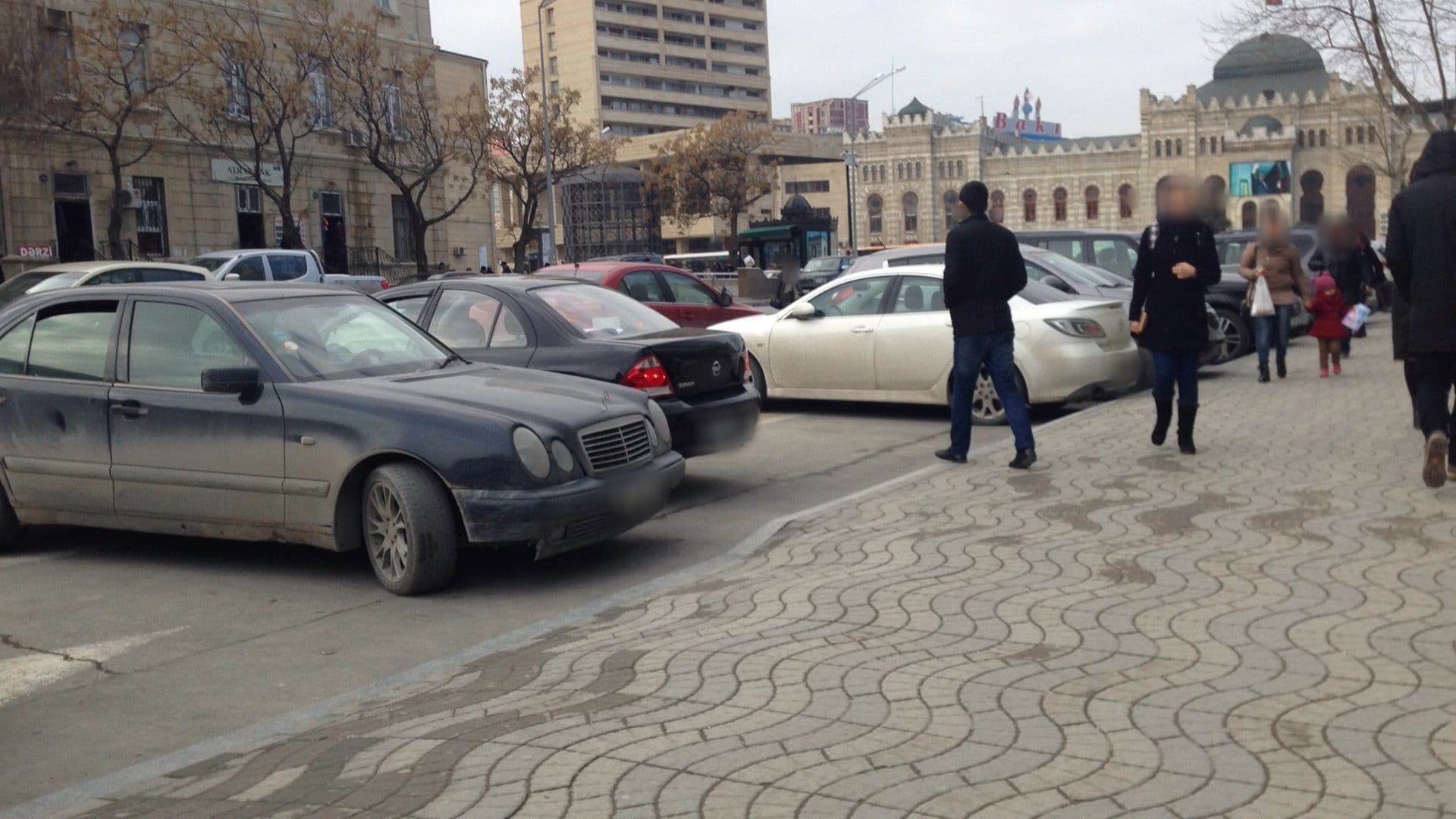 Street view near Parkside Hotel & Apartments, Baku — © geomapper69 (CC BY-SA · Mapillary)