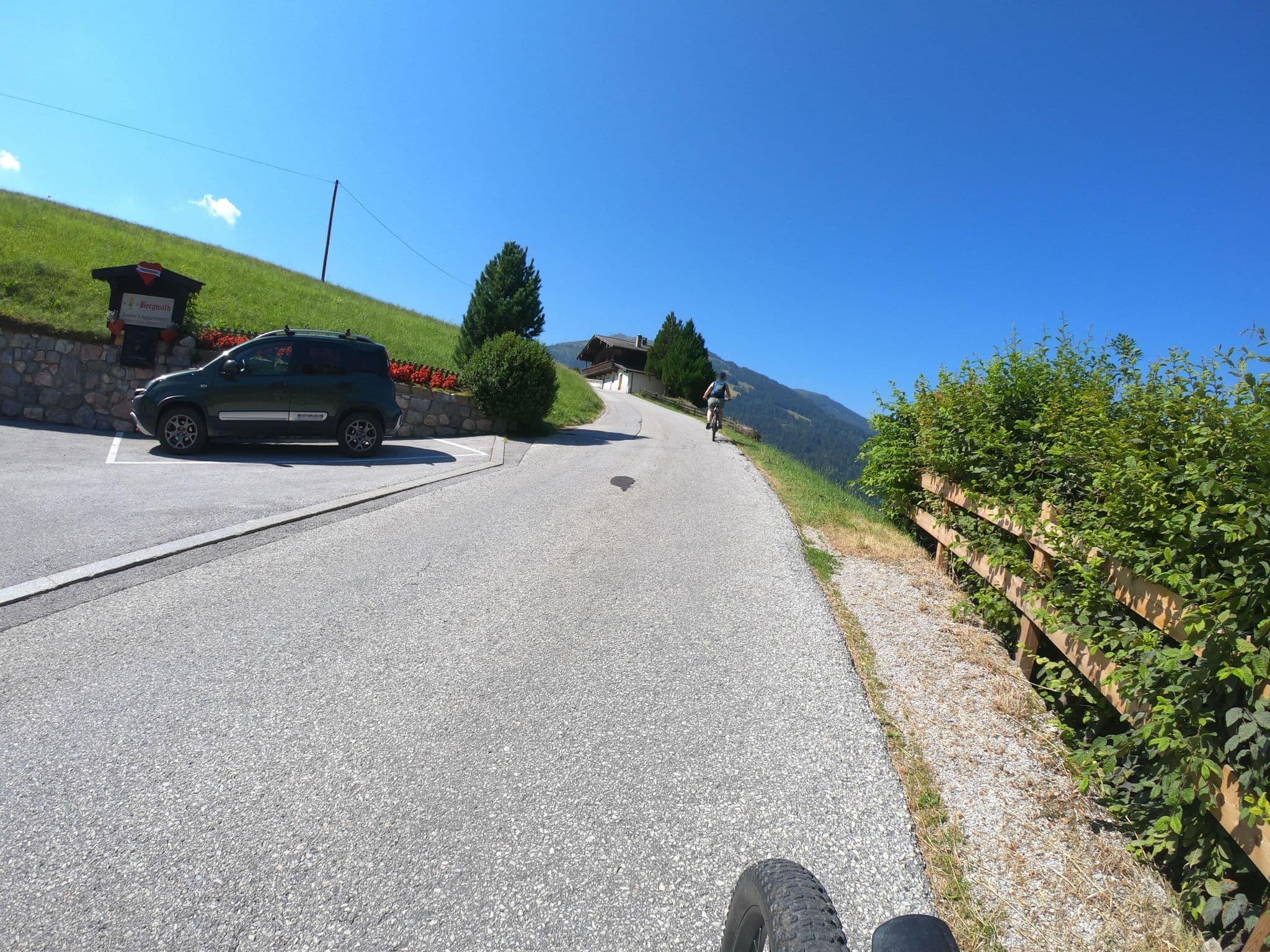 Street view near Kaiserhof, Alpbach — © vinisa (CC BY-SA · Mapillary)