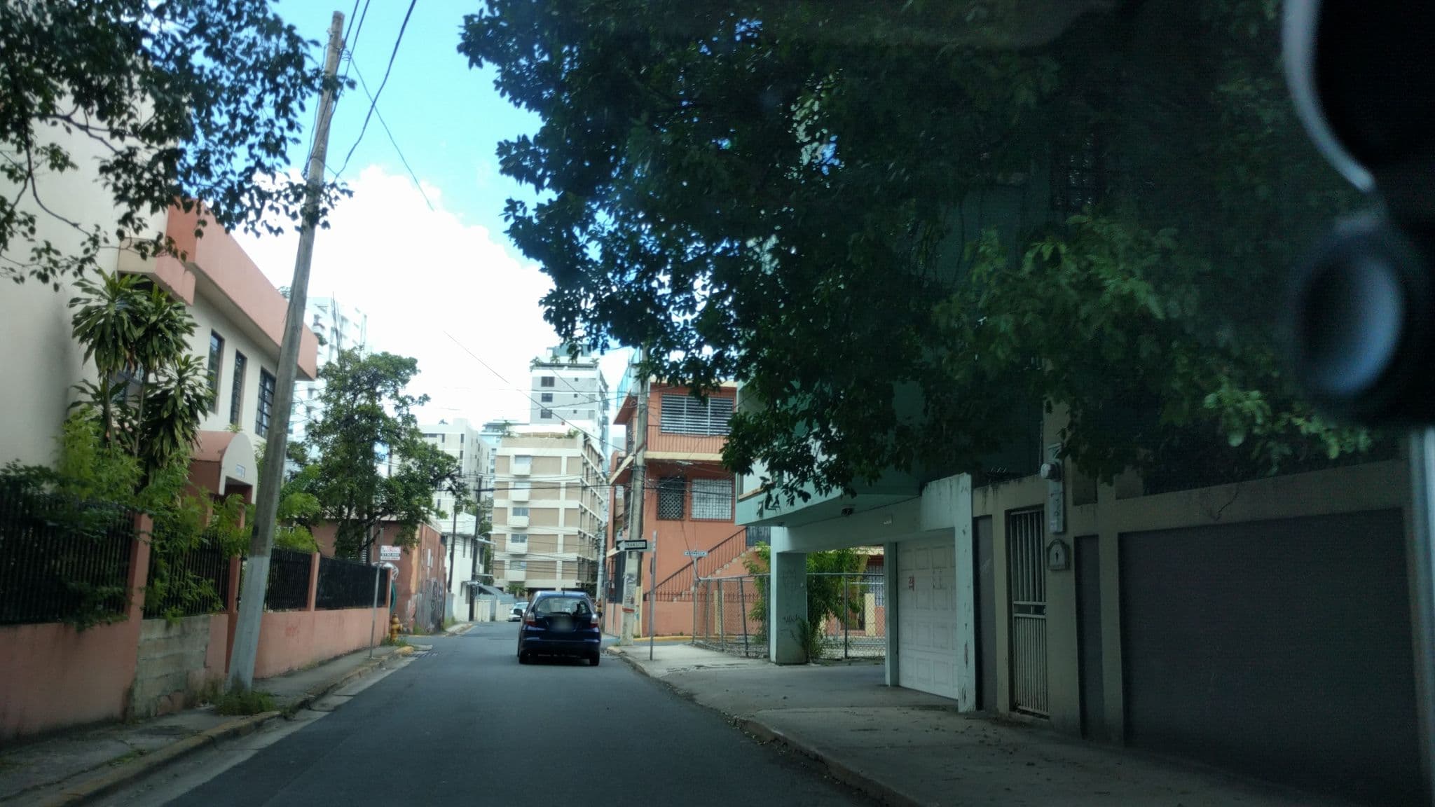 Street view near Mango Mansion, Eleanor Roosevelt — © jmoliver (CC BY-SA · Mapillary)
