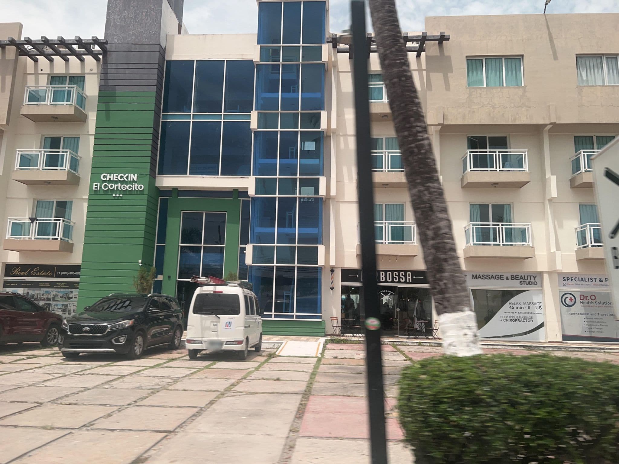 Street view near Hotel Checkin El Cortecito, Punta Cana — © cubanoboi (CC BY-SA · Mapillary)