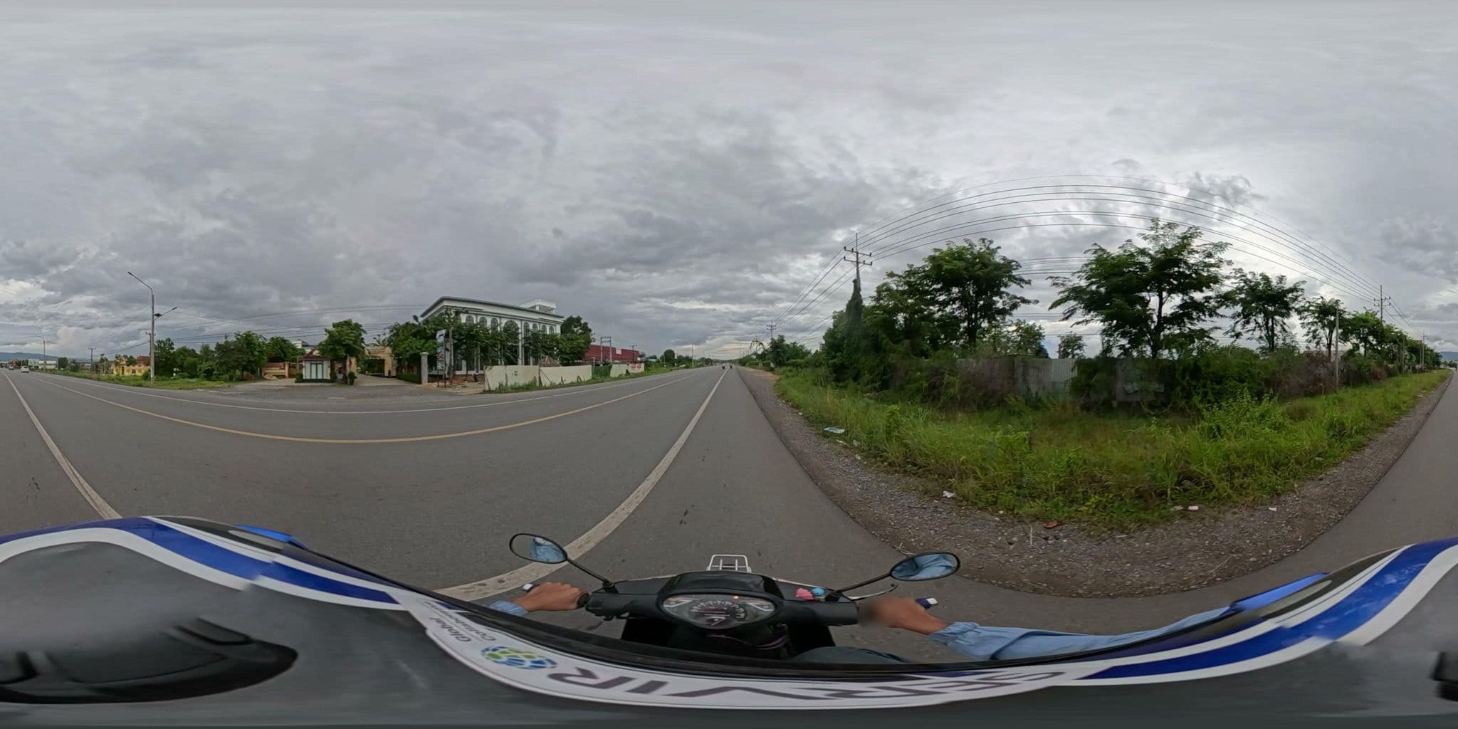 Street view near La Fairy Garden Resort, Kampot — © vteck (CC BY-SA · Mapillary)