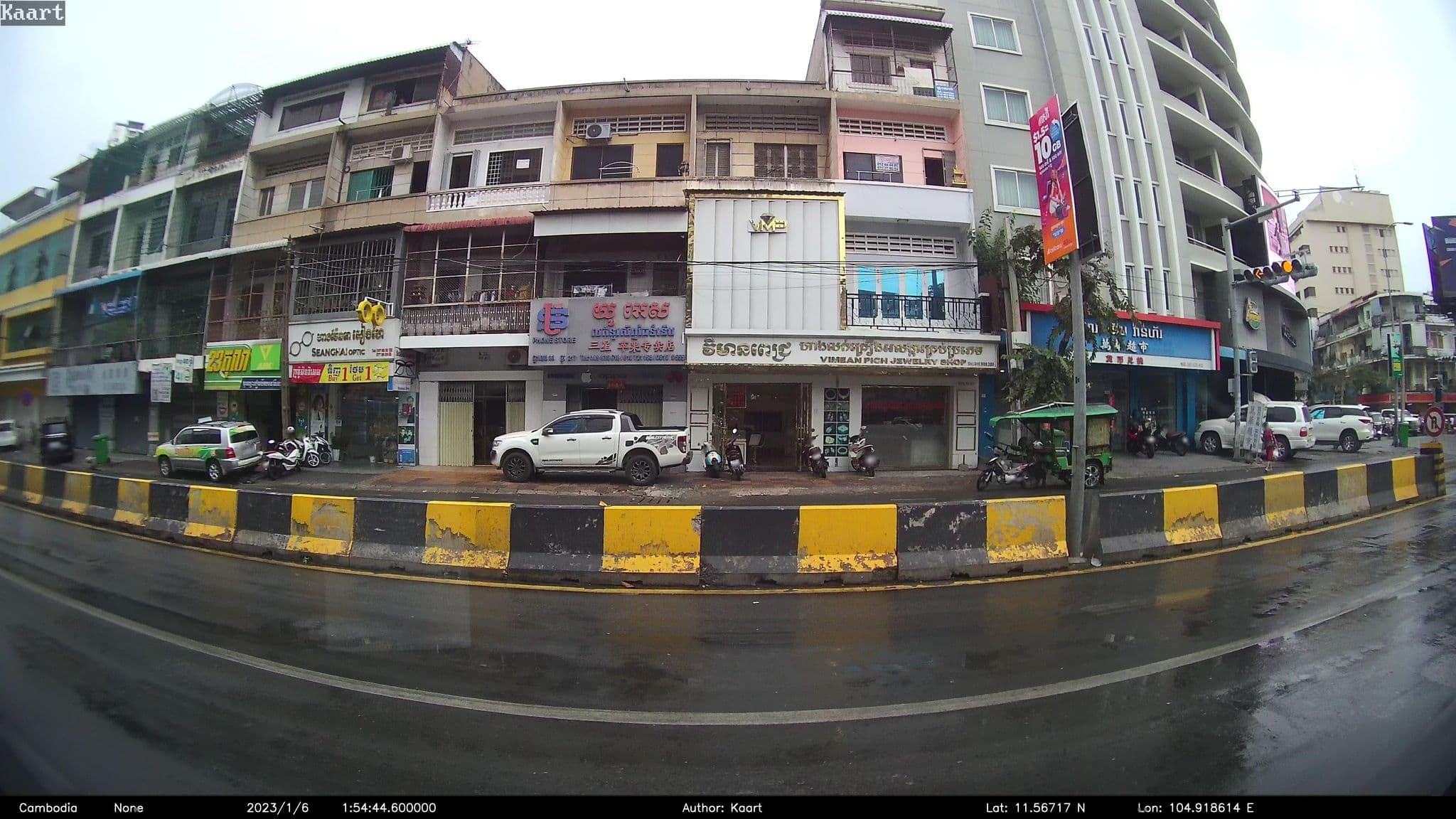 Street view near Hotel Sor, Phnom Penh — © kaart_2 (CC BY-SA · Mapillary)