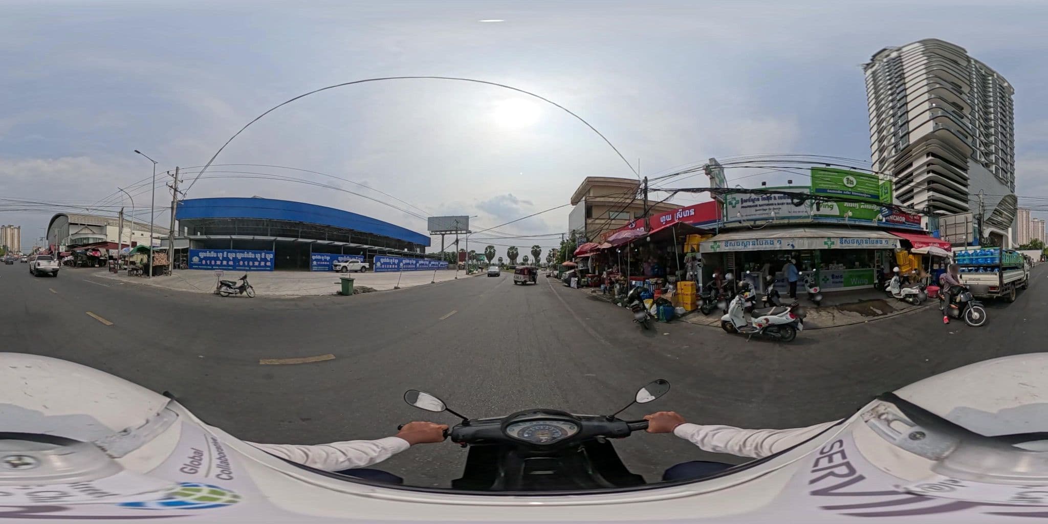 Street view near The Peninsula Phnom Penh, Phnom Penh — © vteck (CC BY-SA · Mapillary)
