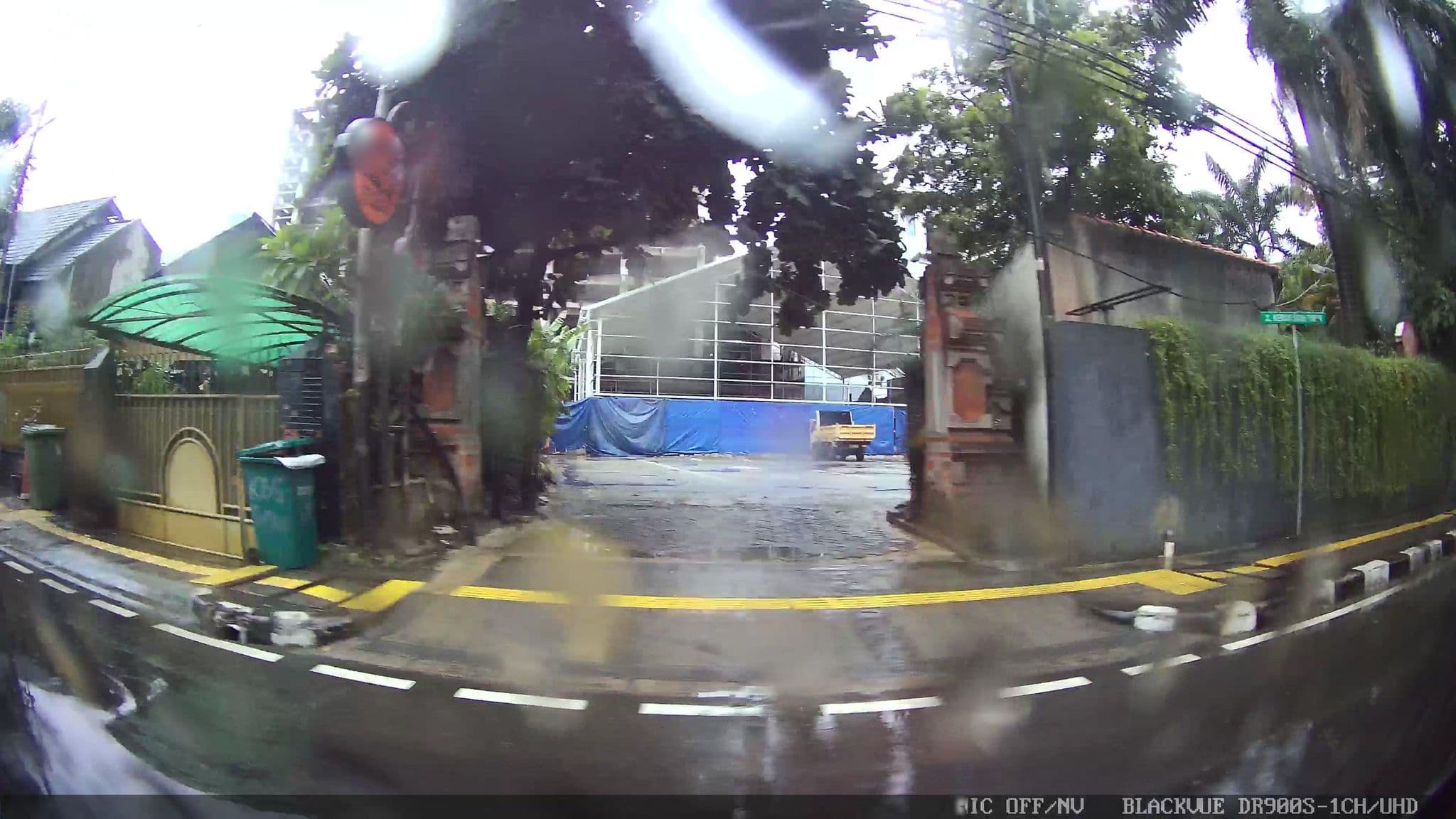 Street view near Bloem Steen Hostel, Jakarta — © Kaart---RIGHT (CC BY-SA · Mapillary)