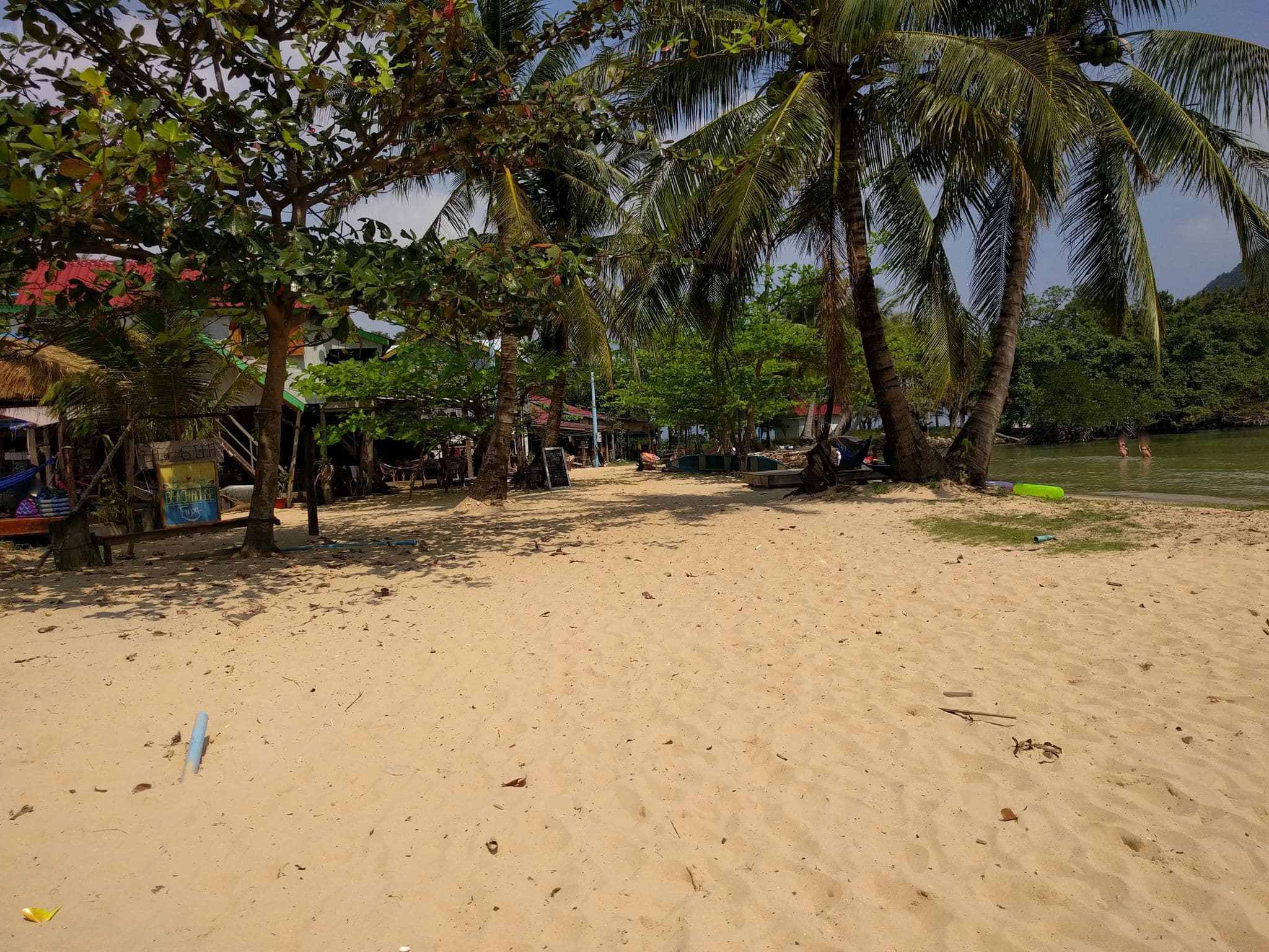 Street view near Beach House Cambodia - Deluxe Double Room with Balcony and Sea View, Sihanoukville — © emackres (CC BY-SA · Mapillary)