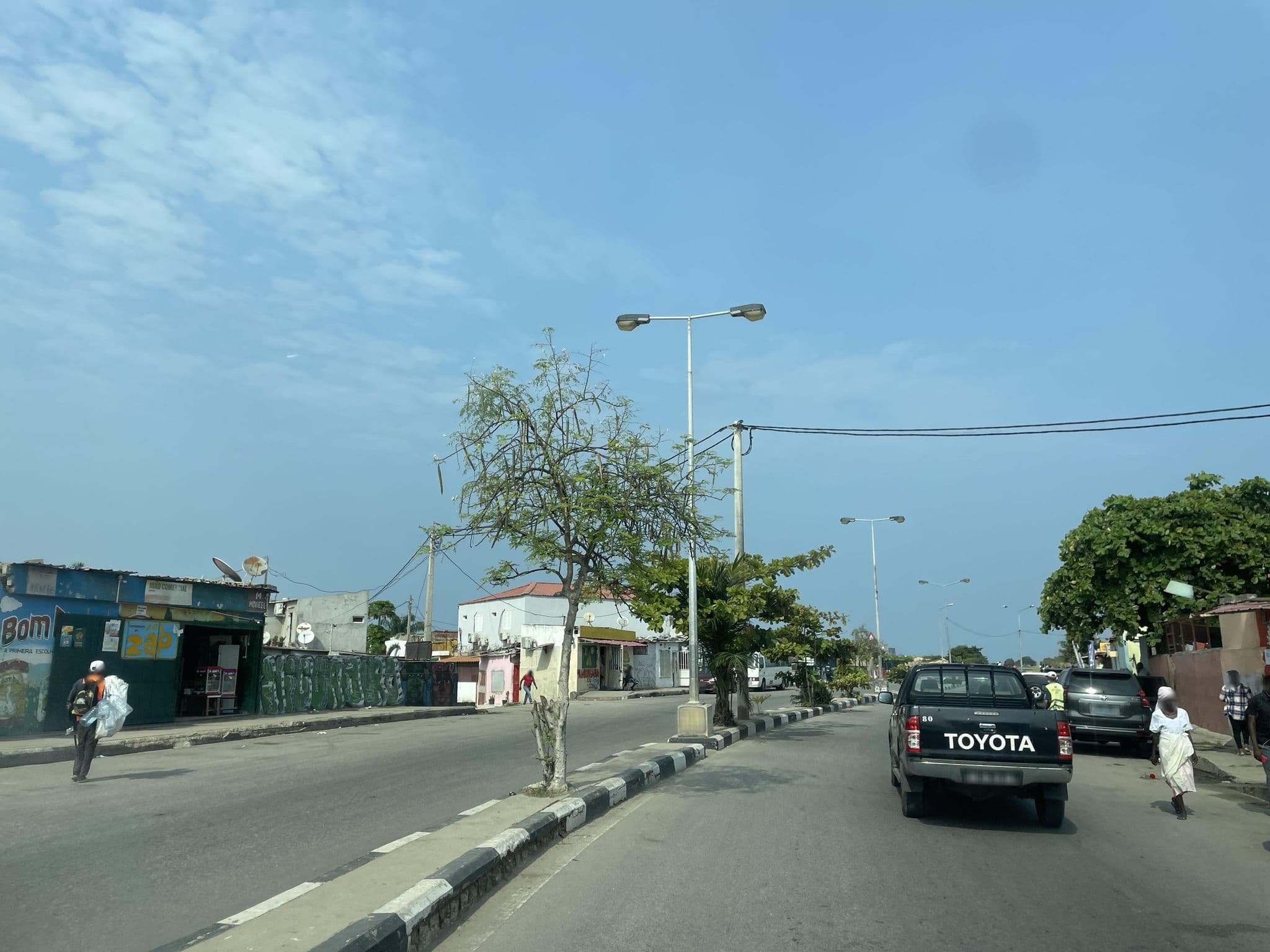 Street view near Onzo Yamy - Alojamento Local, Ingombota — © Manolo23 (CC BY-SA · Mapillary)